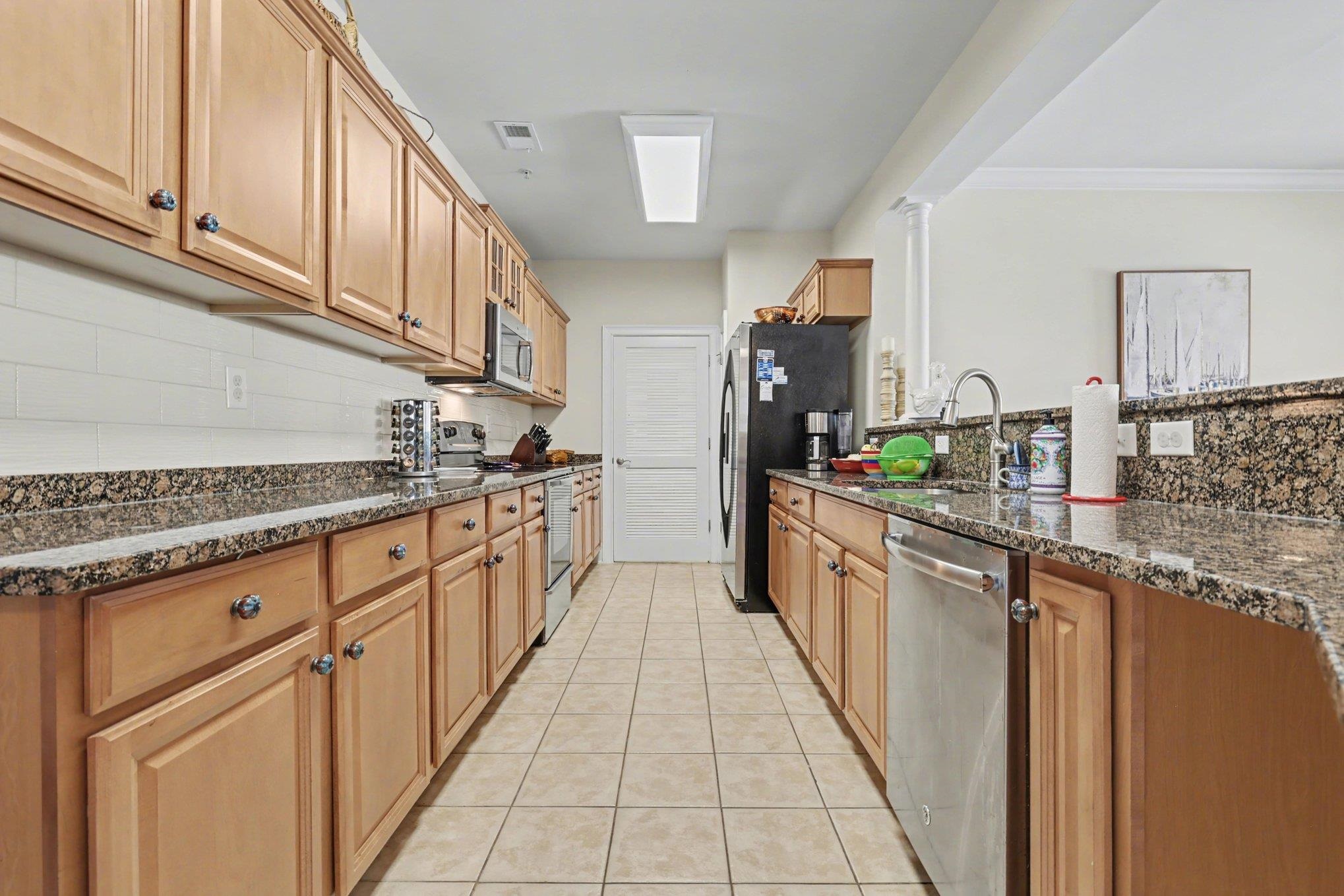 2180 Waterview Dr. Property Photo 12