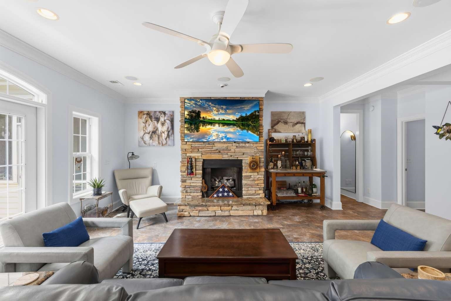 33 Deer Moss Ct. Property Photo 8