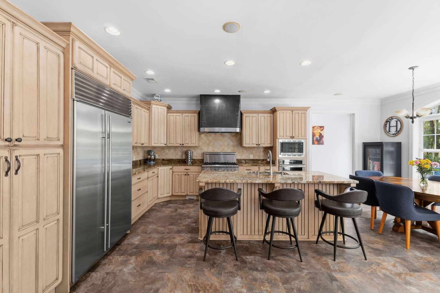 33 Deer Moss Ct. Property Photo 10