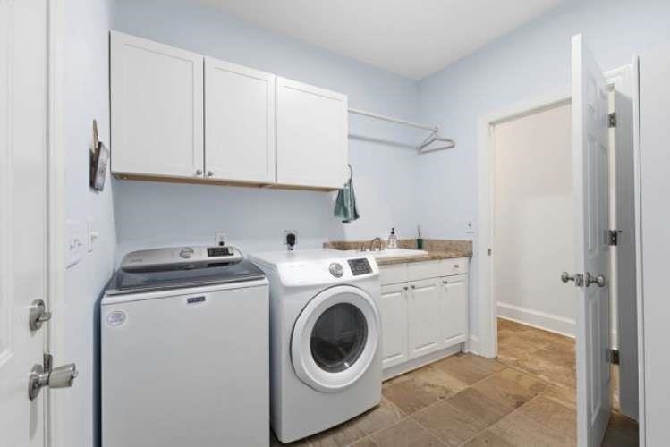 33 Deer Moss Ct. Property Photo 23