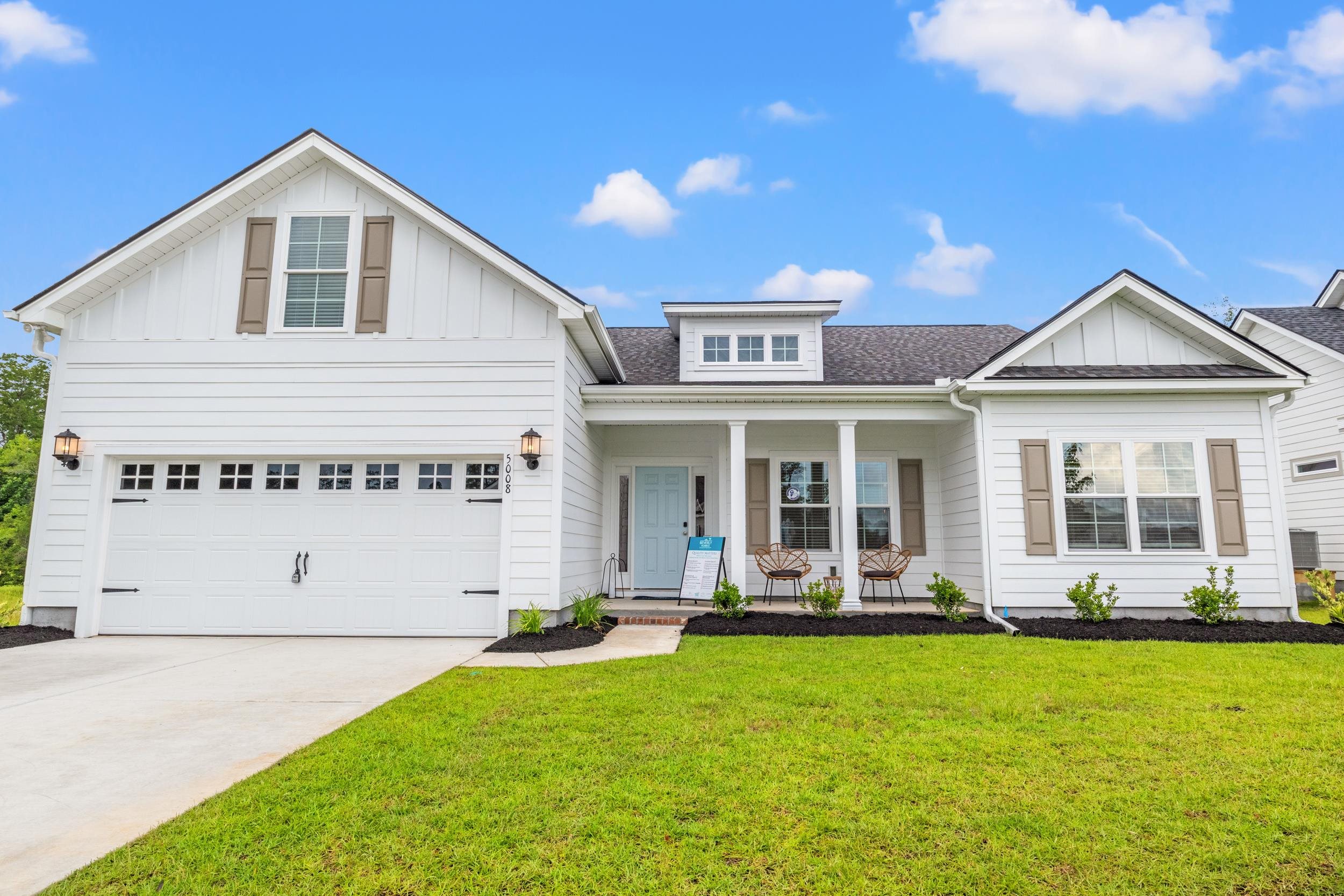 1425 Loop Circle Property Photo 1