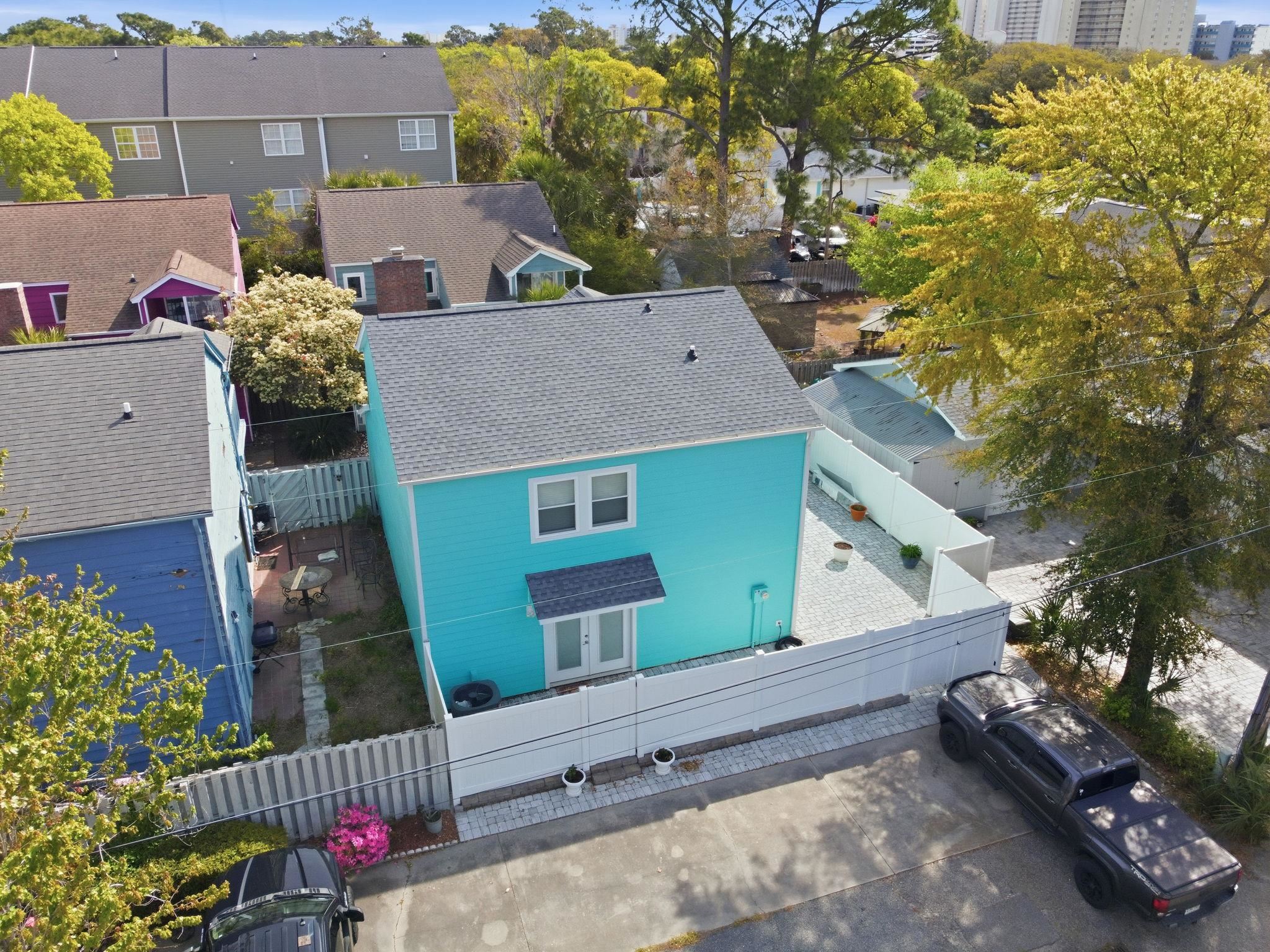 1911c Edge Dr. Property Photo 6