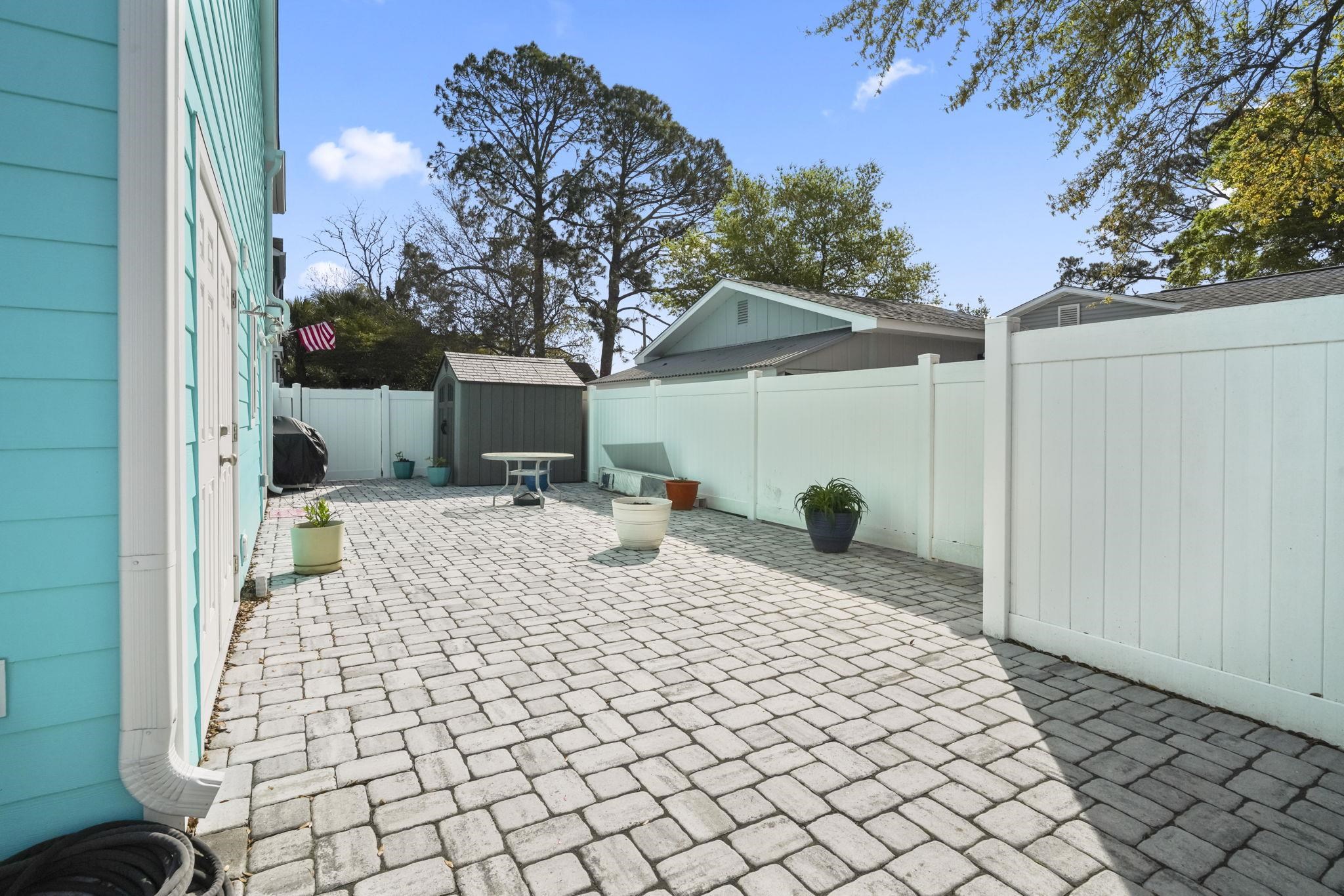 1911c Edge Dr. Property Photo 12