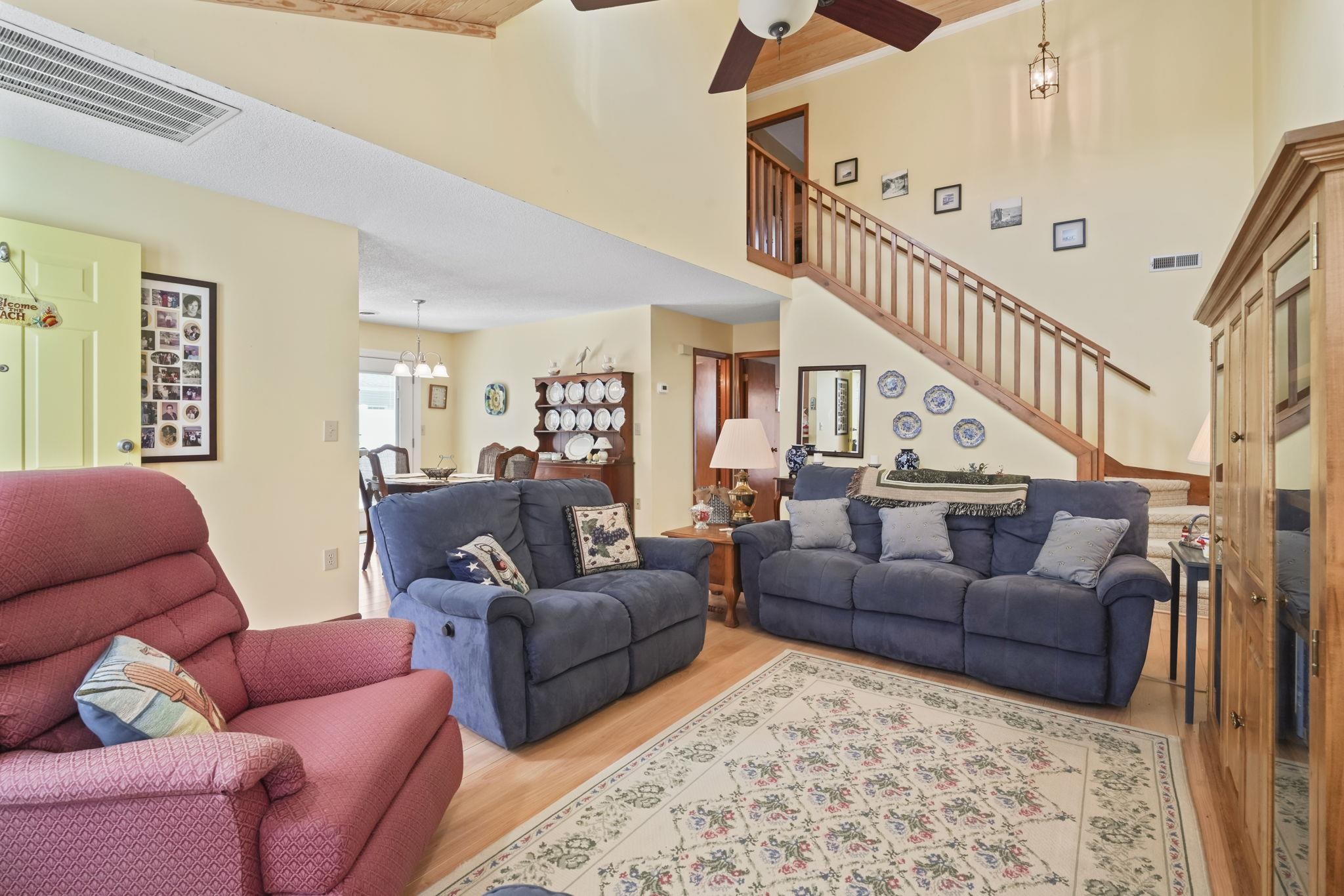 1911c Edge Dr. Property Photo 22