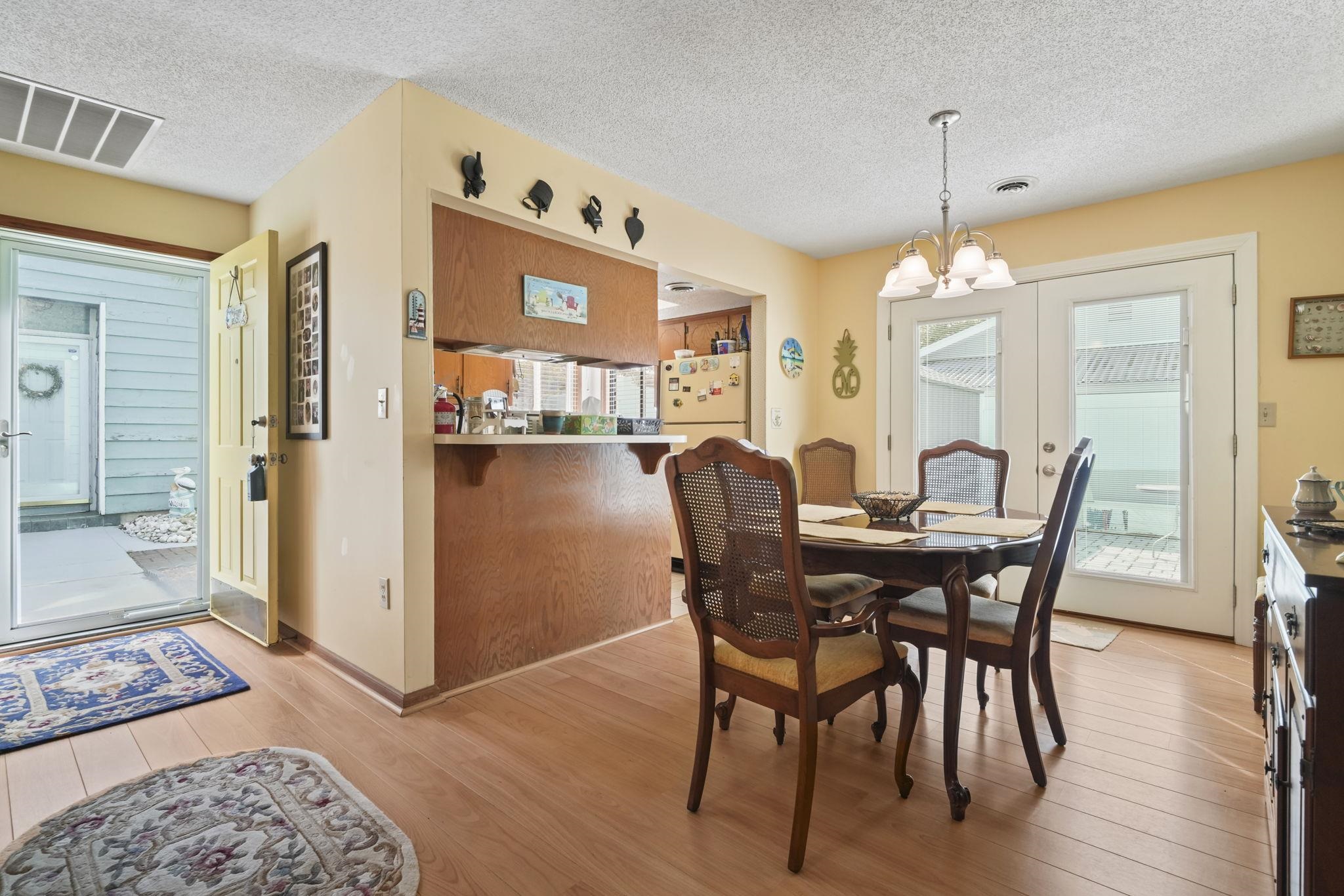 1911c Edge Dr. Property Photo 23
