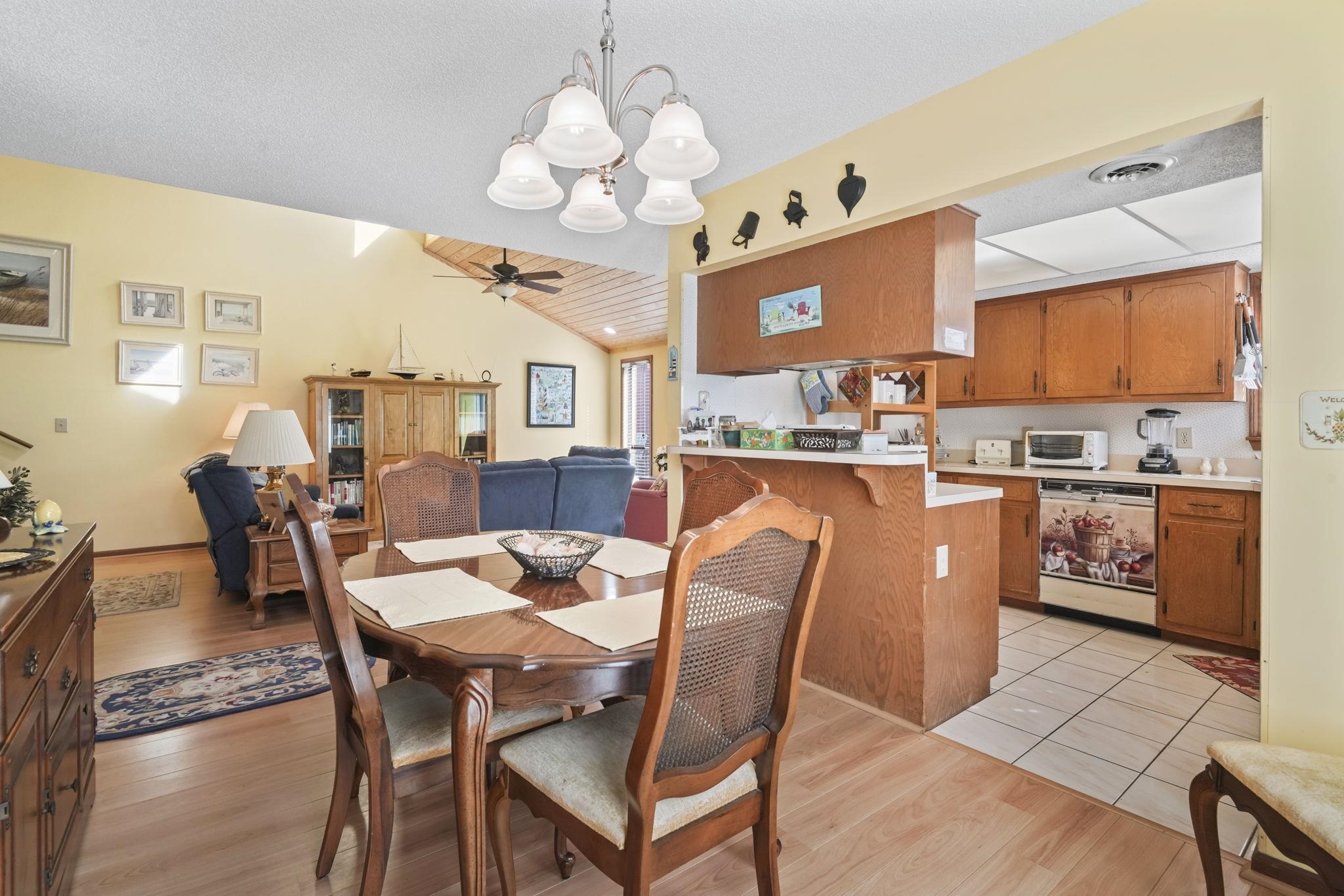 1911c Edge Dr. Property Photo 24