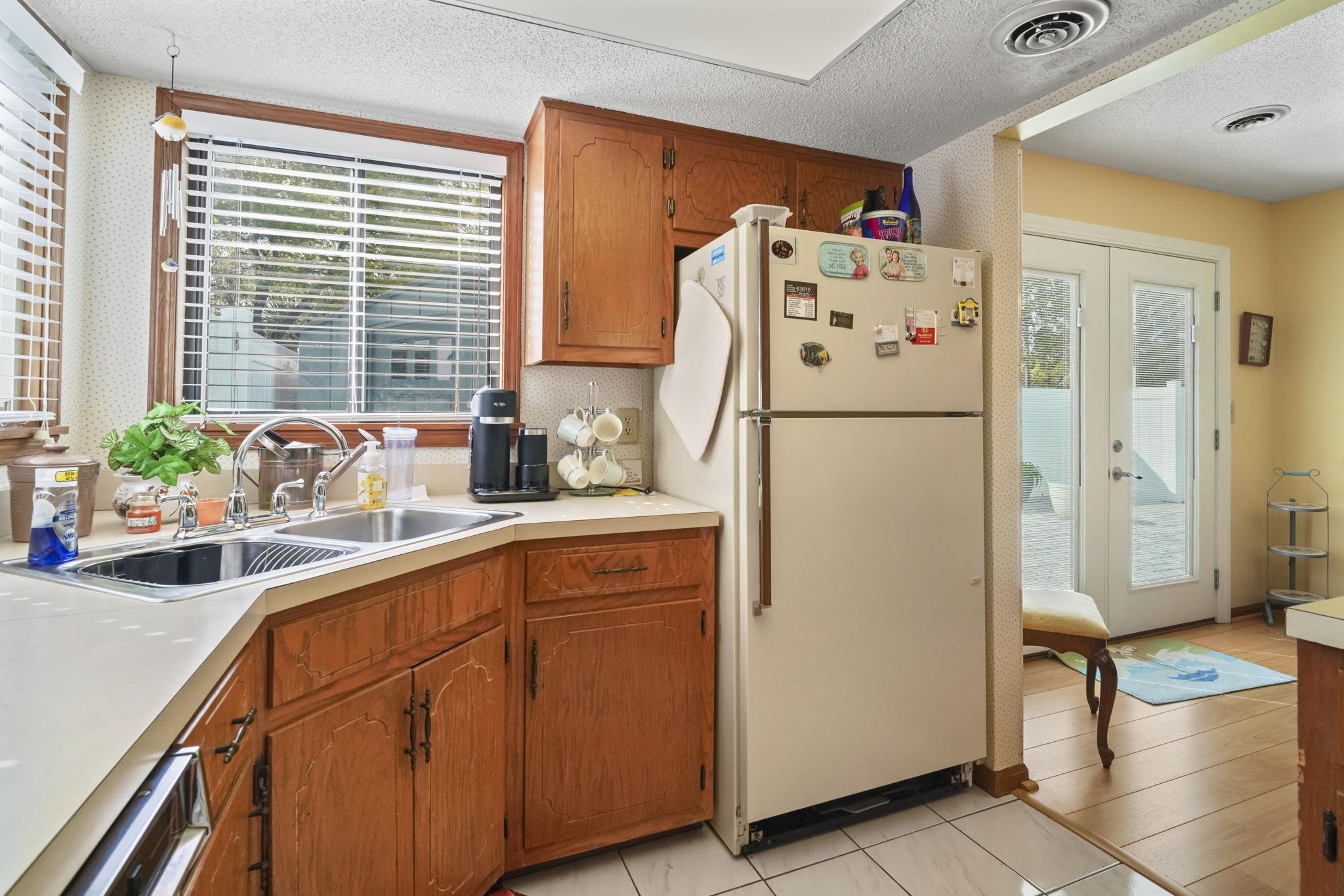 1911c Edge Dr. Property Photo 27