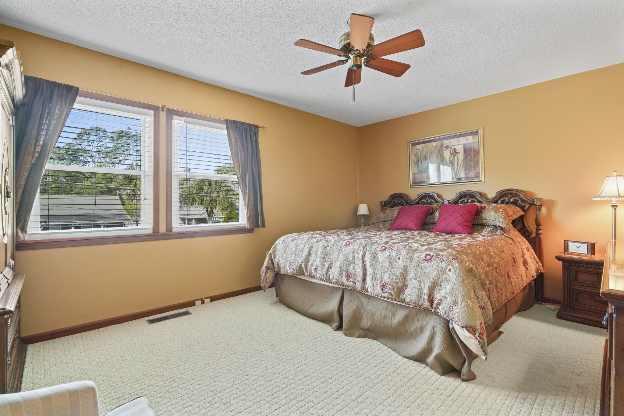 1911c Edge Dr. Property Photo 34