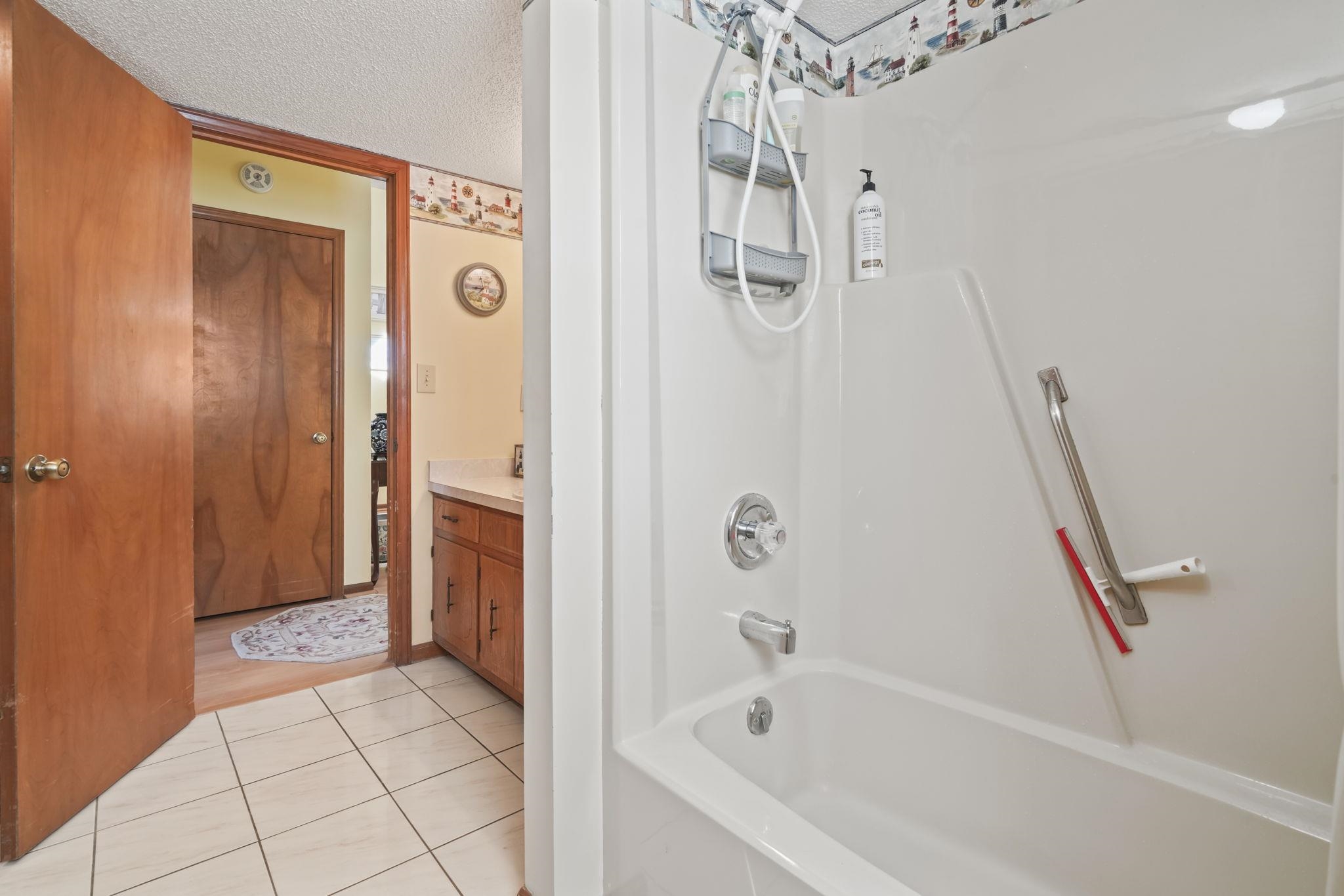 1911c Edge Dr. Property Photo 40