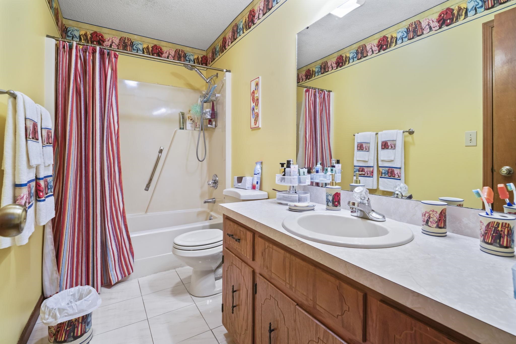 1911c Edge Dr. Property Photo 42