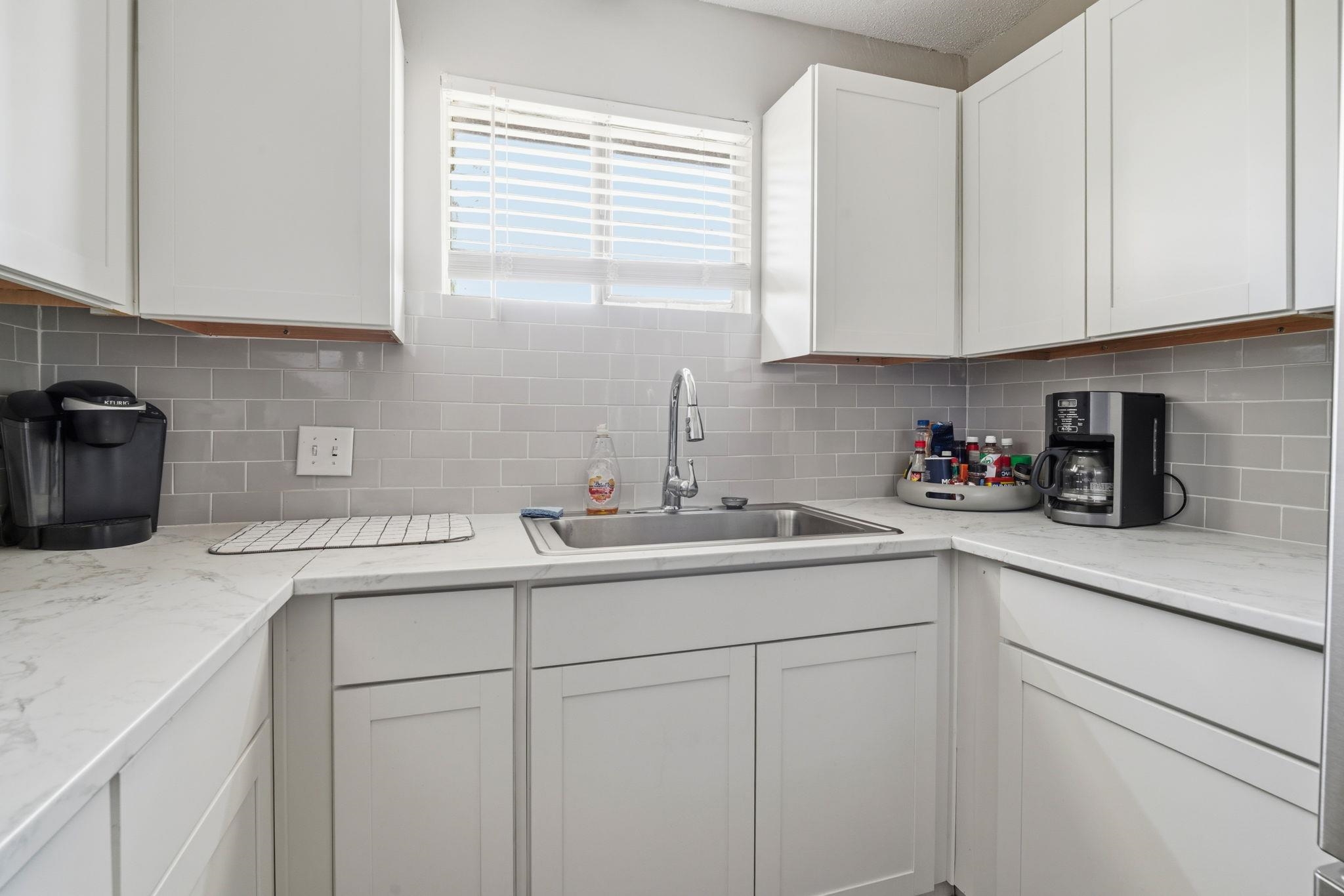 2000 Greens Blvd. Property Photo 10
