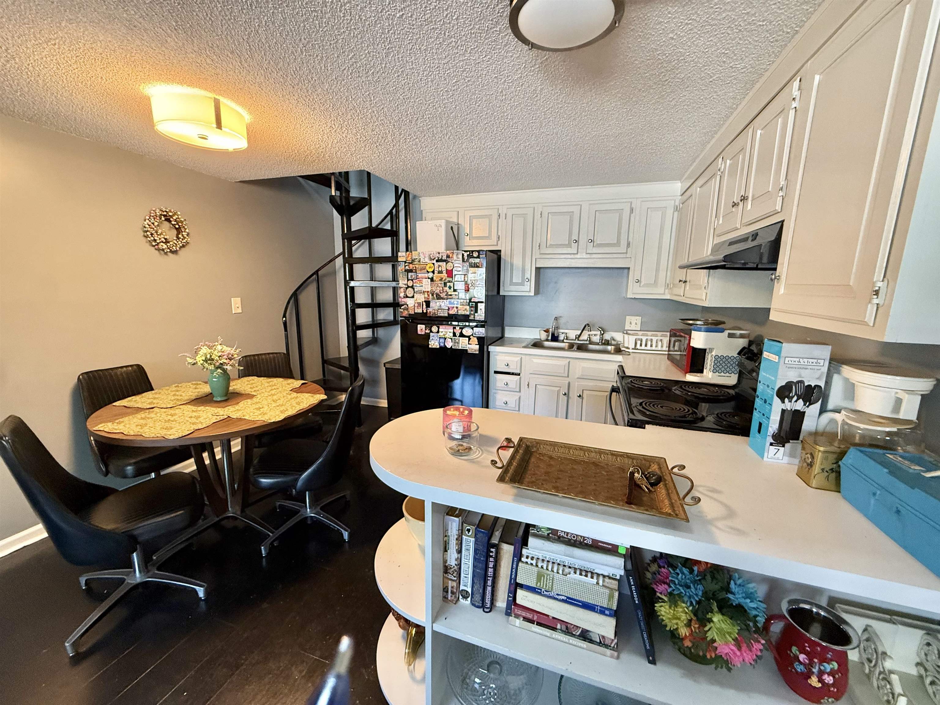 1203 Tiffany Ln. Property Photo 3