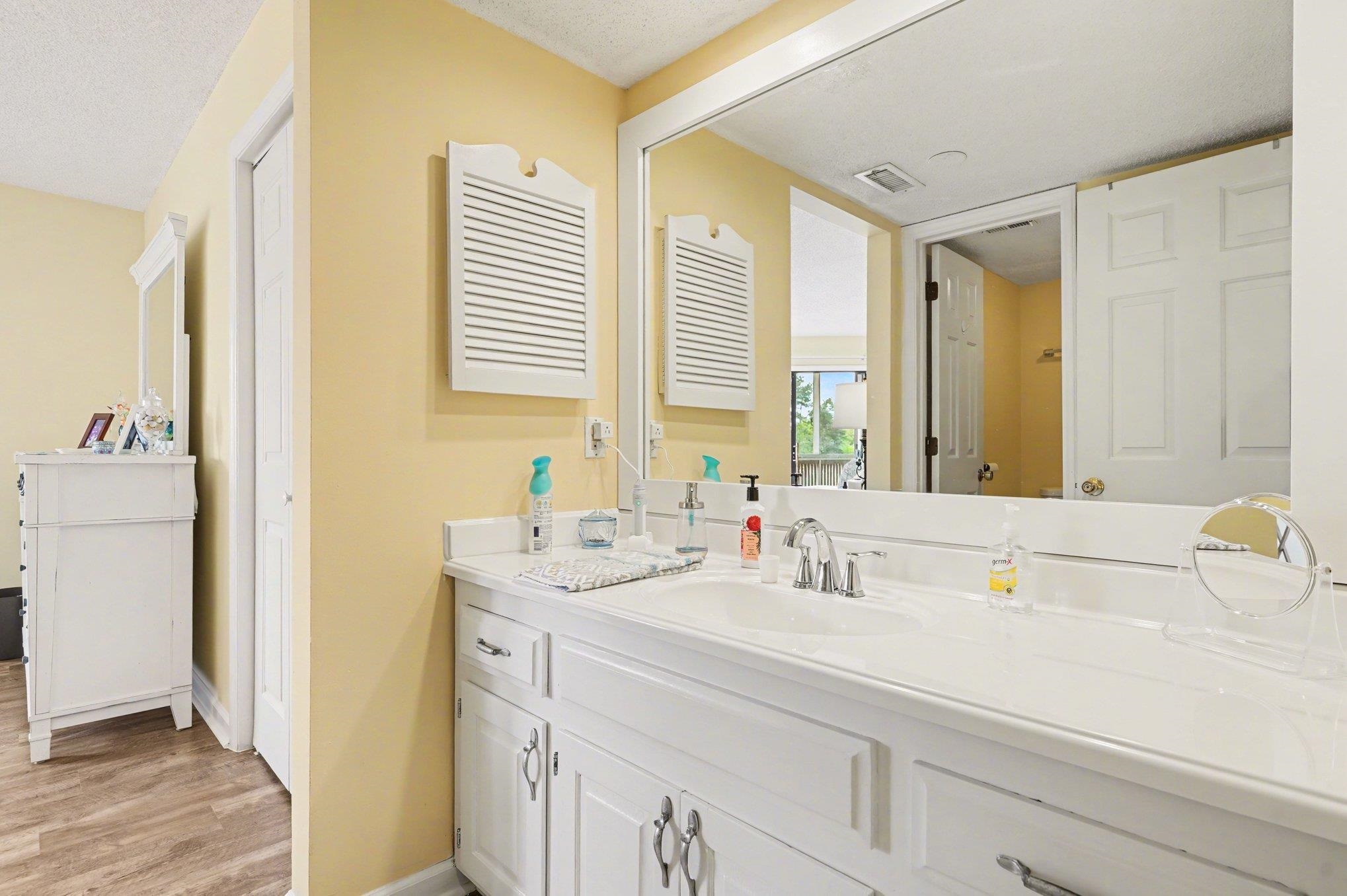 4294 Pinehurst Circle Property Photo 16
