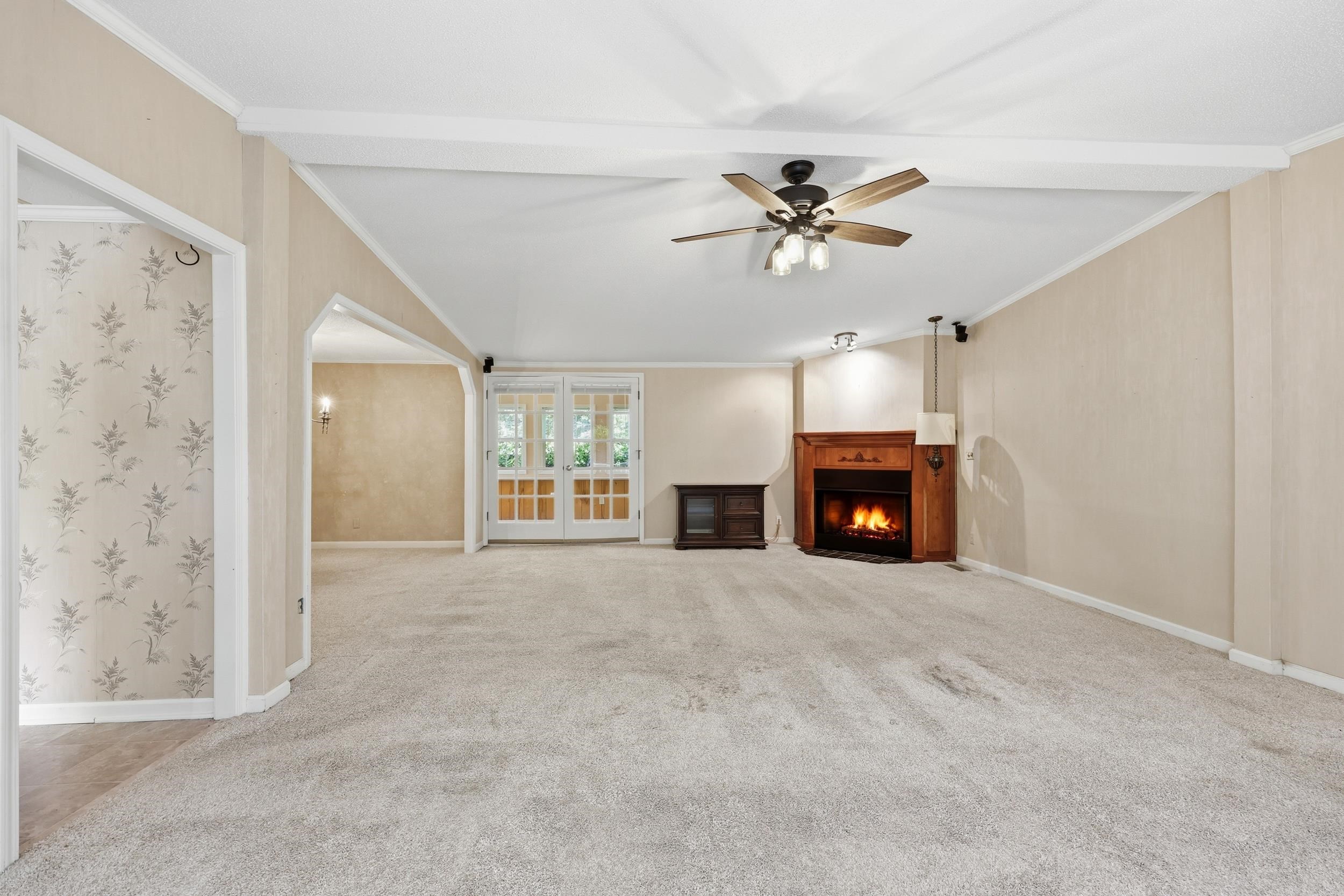 613 Reef Ct. Property Photo 4