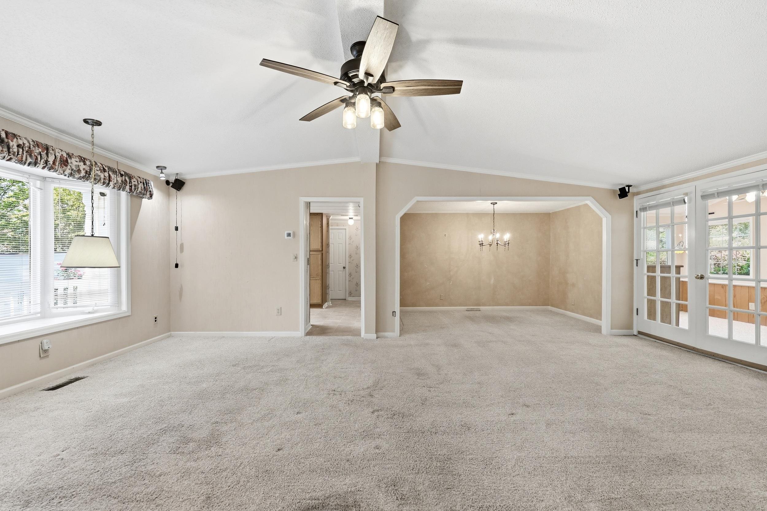613 Reef Ct. Property Photo 5