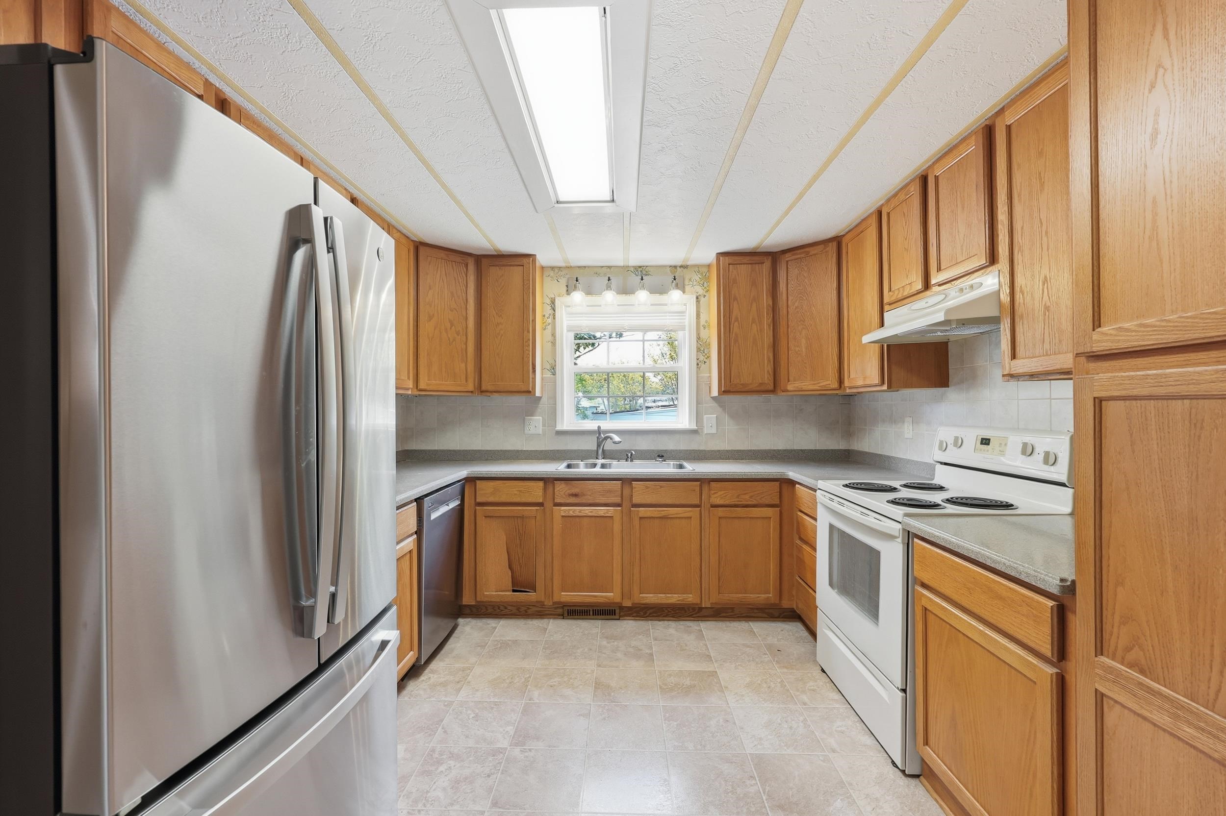 613 Reef Ct. Property Photo 12