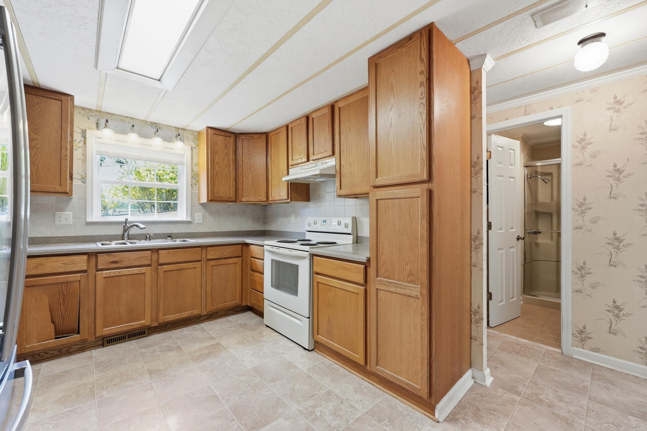 613 Reef Ct. Property Photo 13
