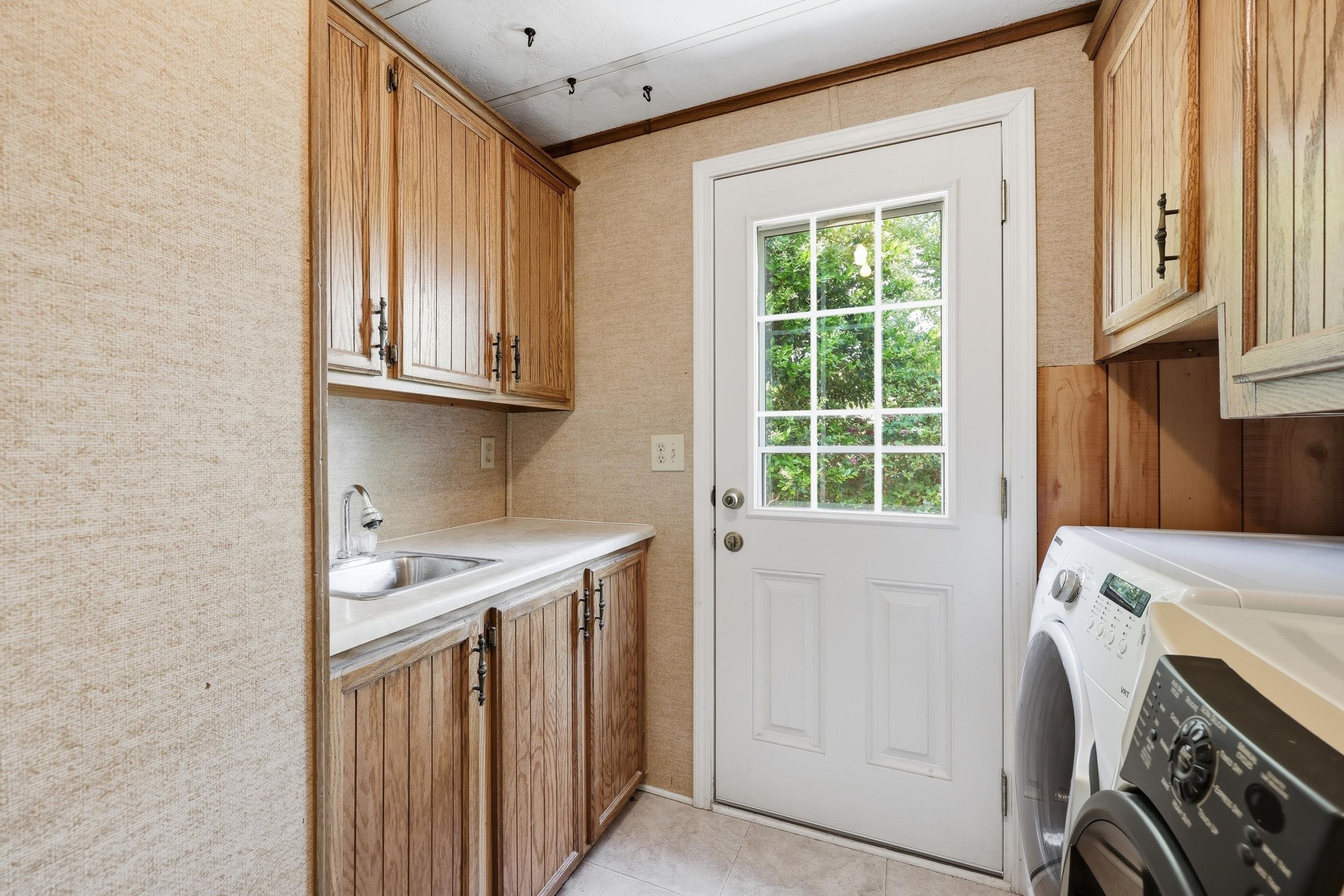 613 Reef Ct. Property Photo 22