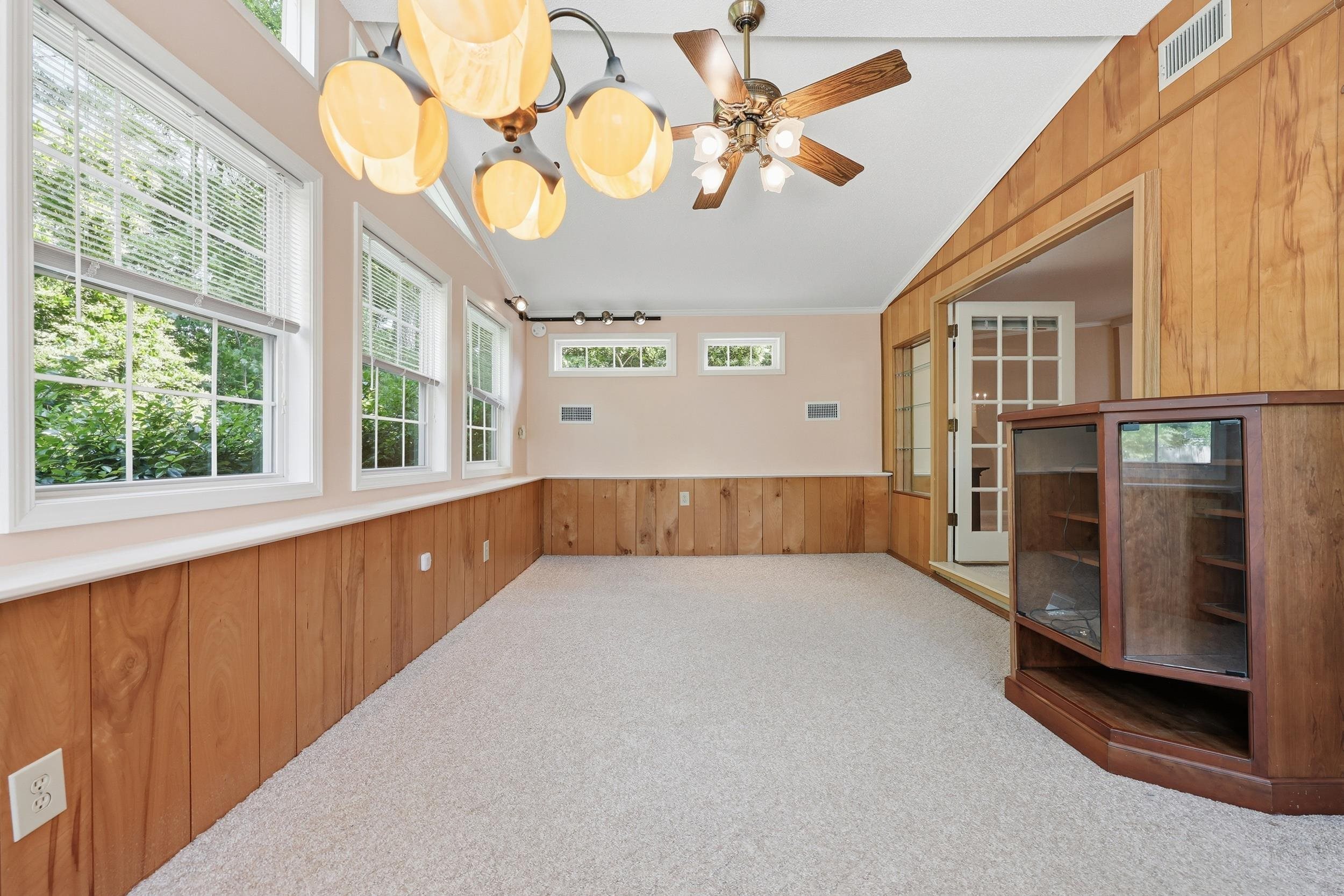 613 Reef Ct. Property Photo 27