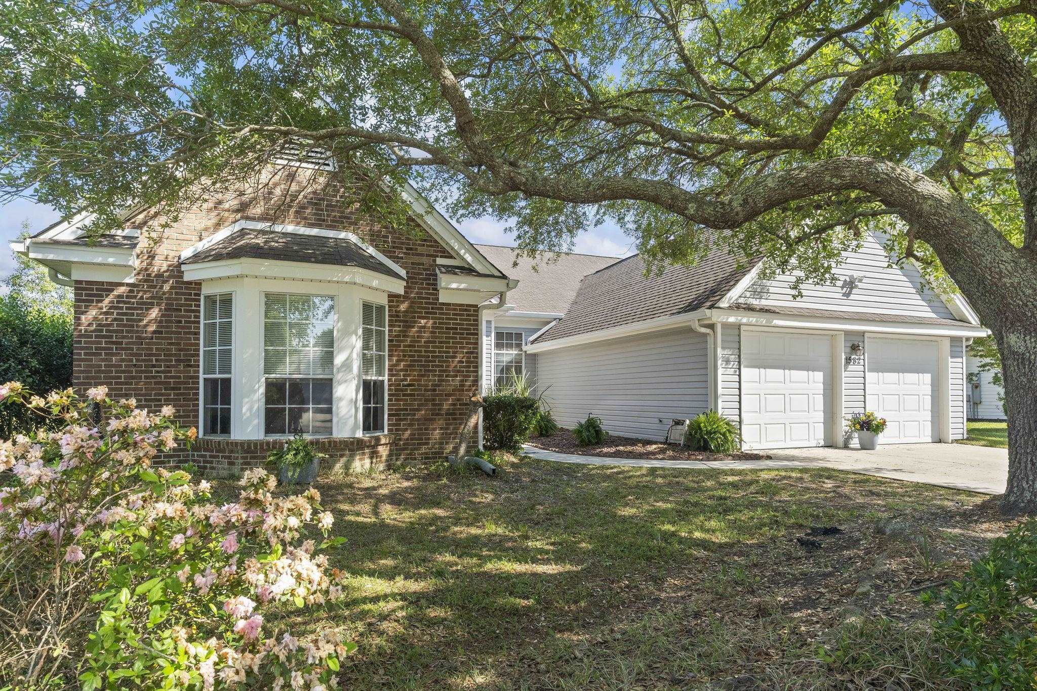 1582 Southwood Dr. Property Photo 1