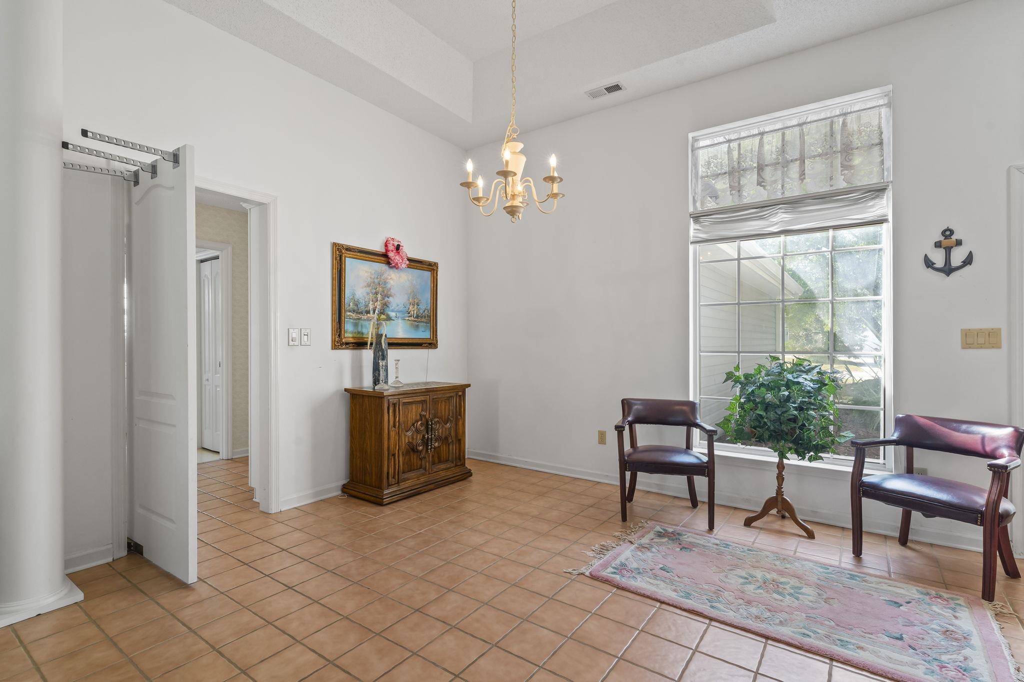 1582 Southwood Dr. Property Photo 13