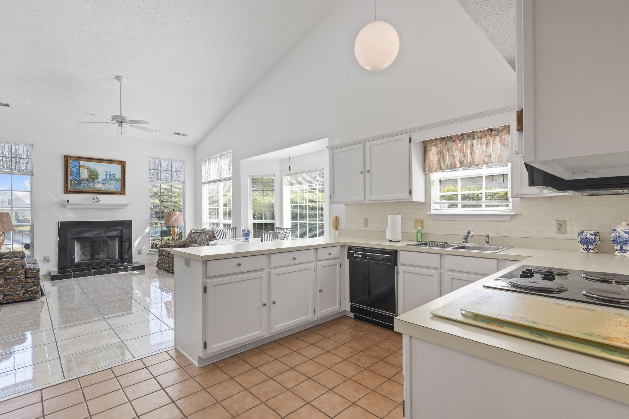 1582 Southwood Dr. Property Photo 23