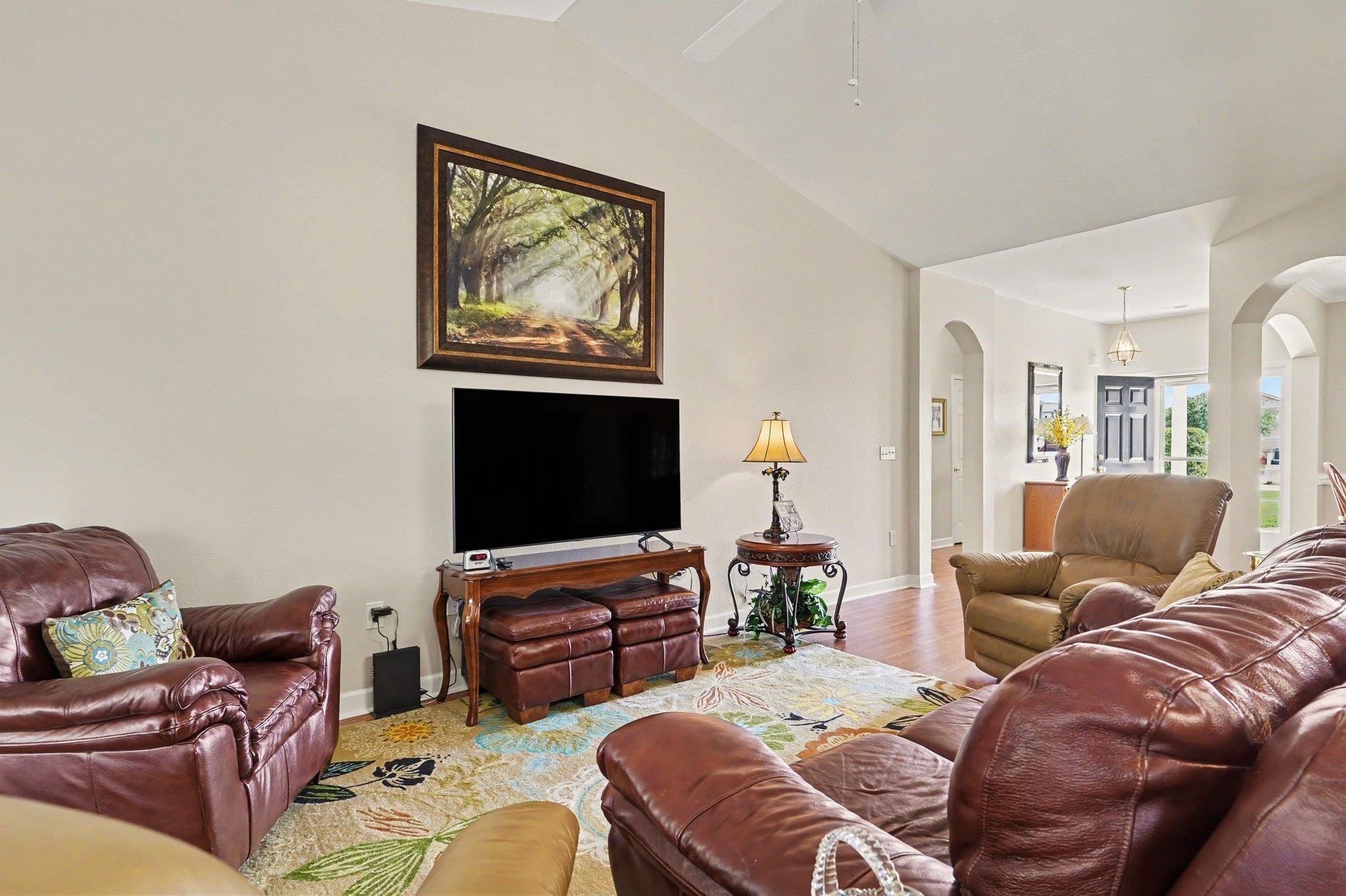 836 Clarion Ct. Property Photo 6