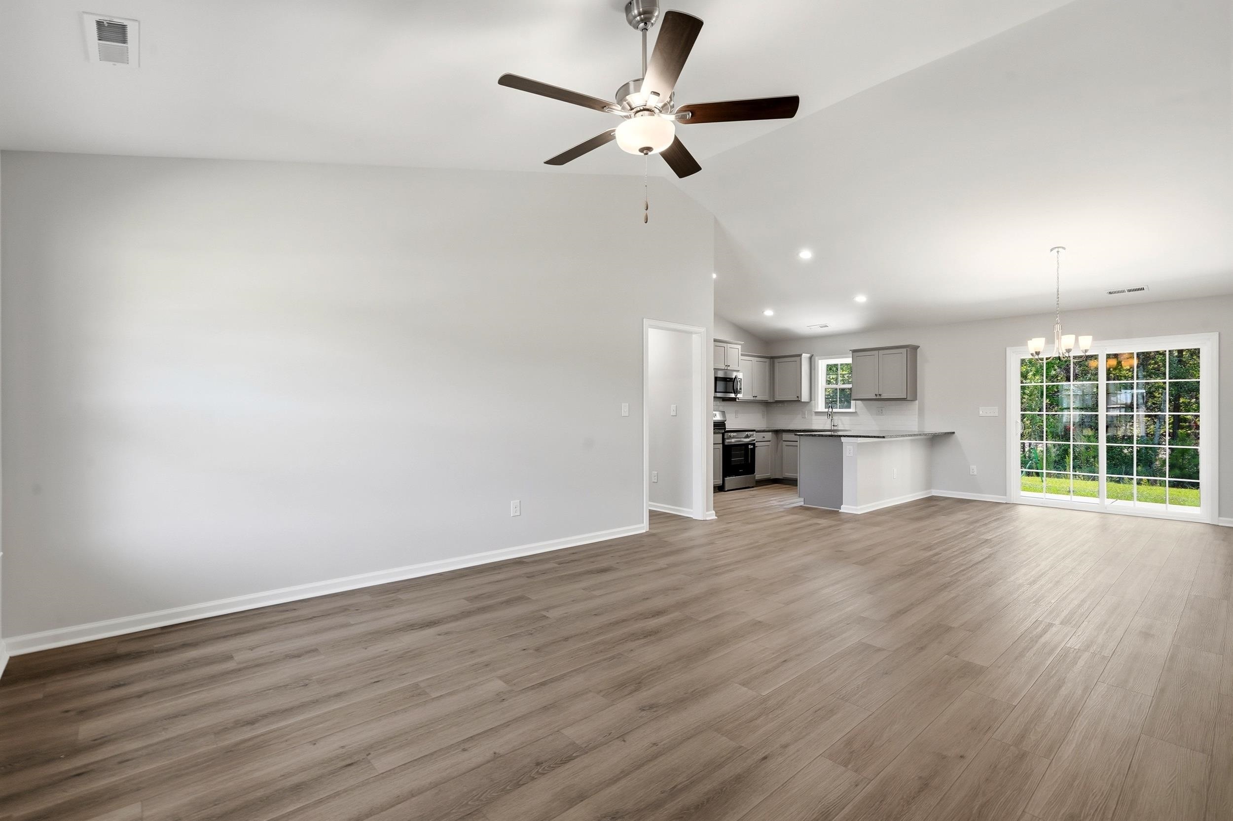 172 Gray Owl Dr. Property Photo 2