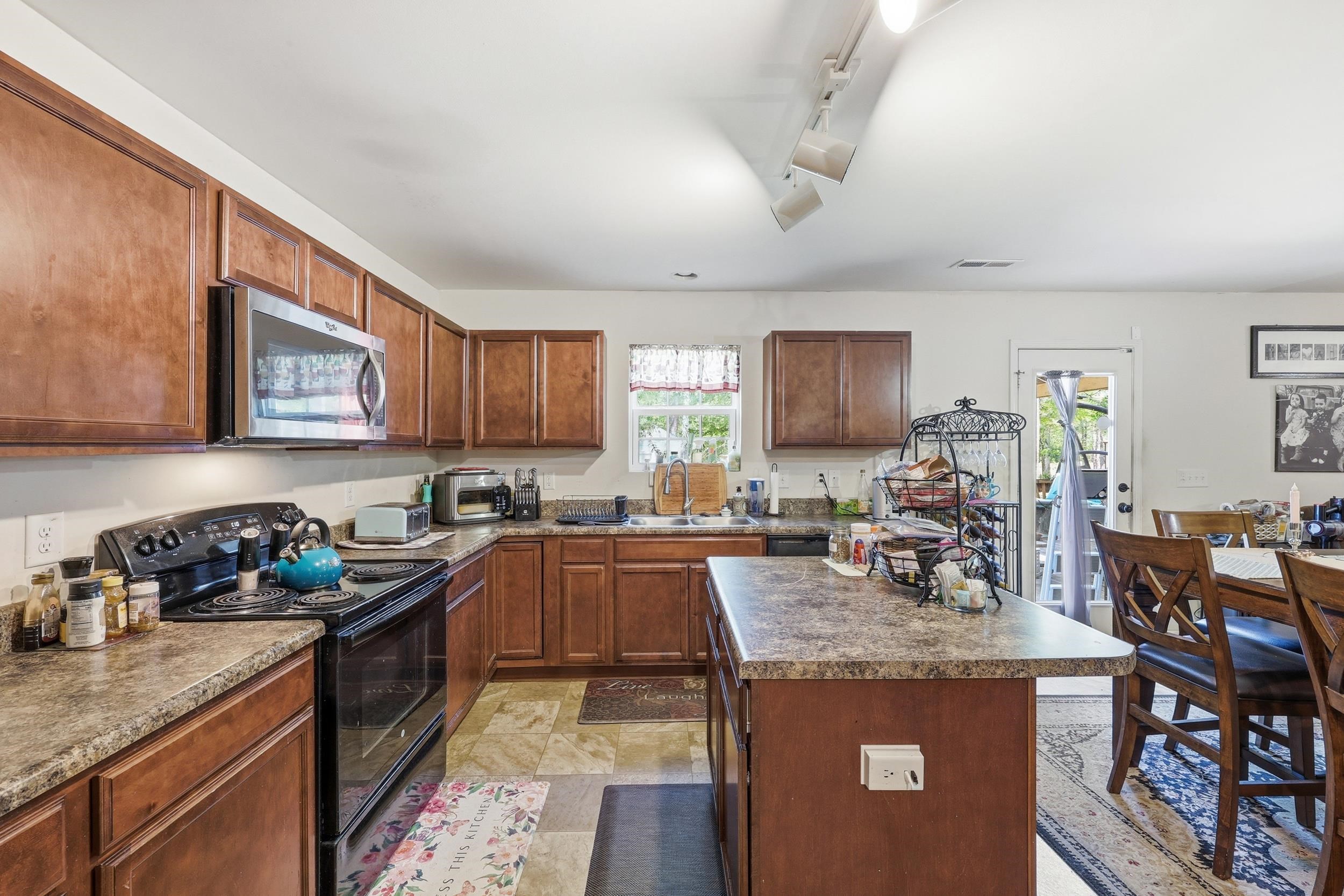 517 Timber Creek Dr. Property Photo 14