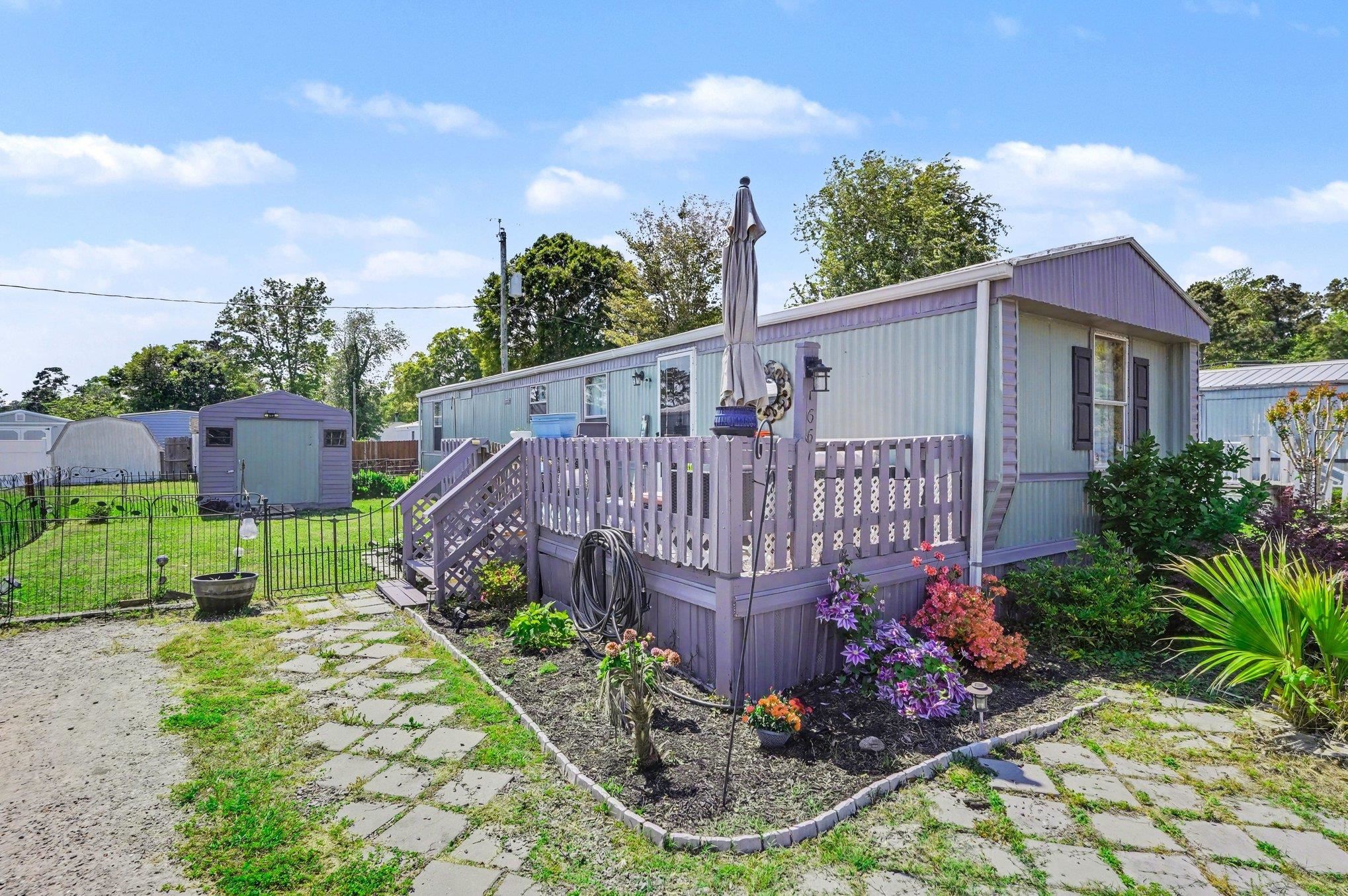 1661 Ursa Major Dr. Property Photo 2
