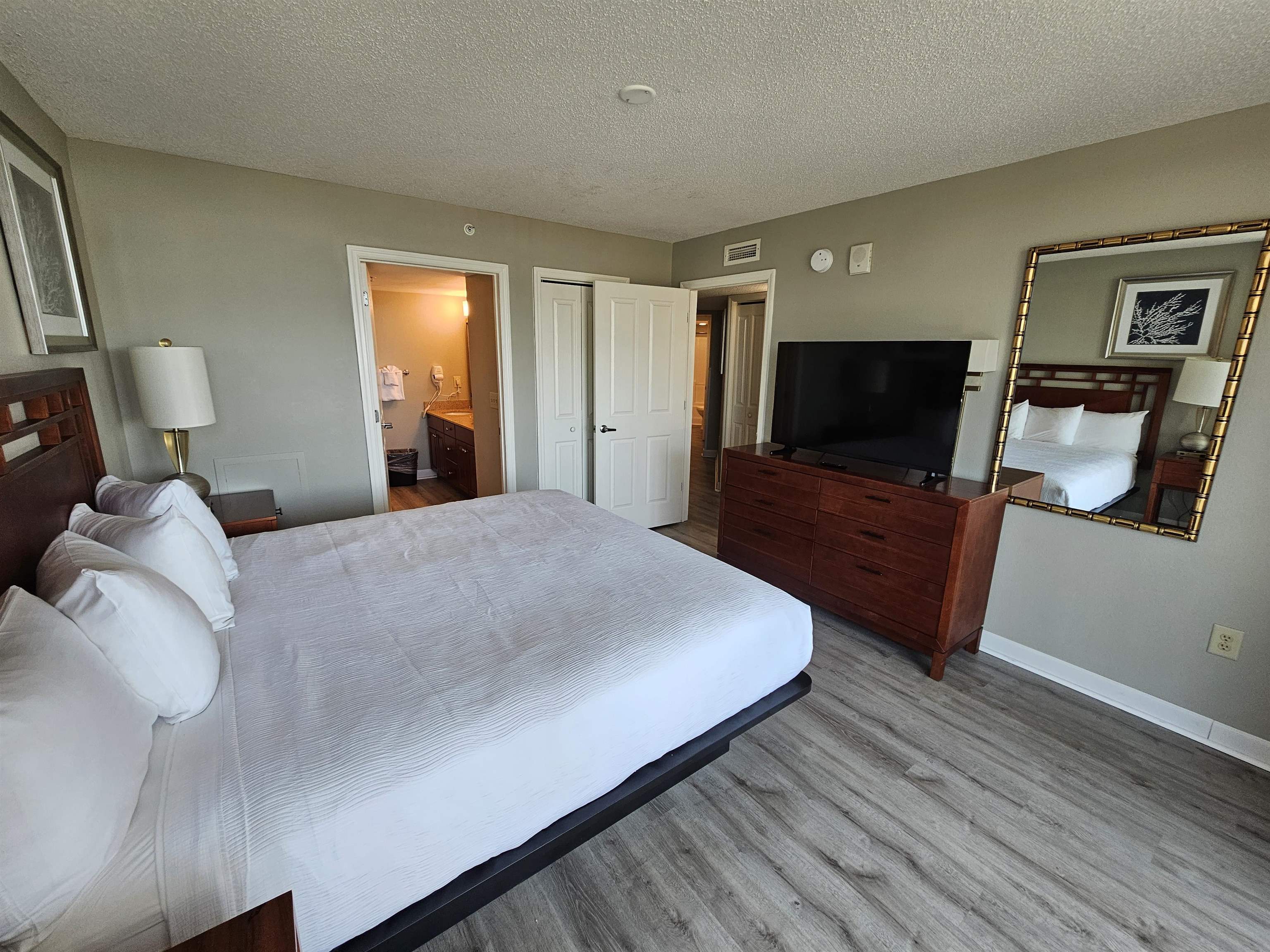 5200 N Ocean Blvd. Property Photo 36