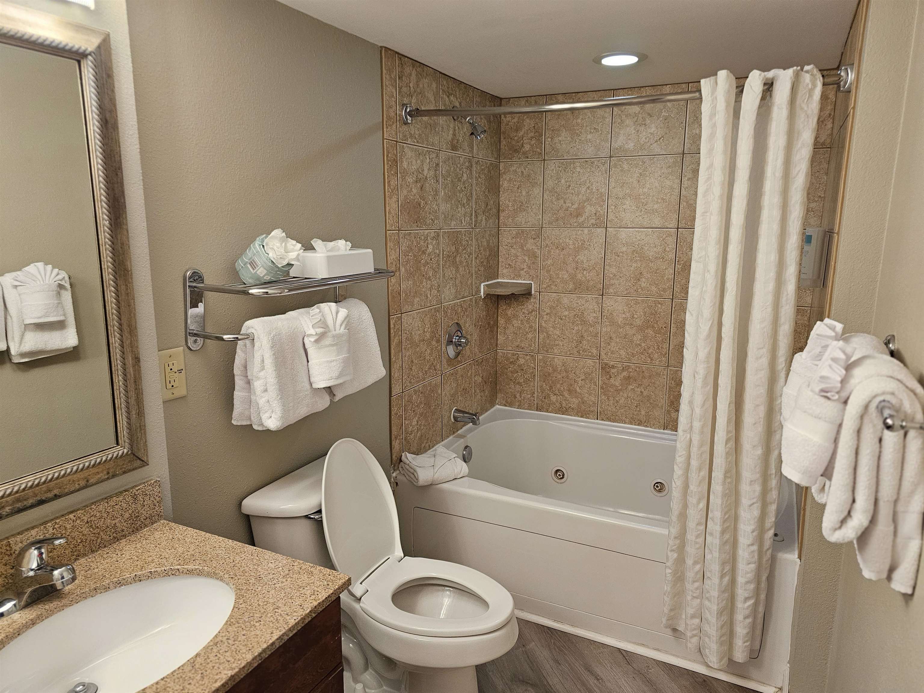 5200 N Ocean Blvd. Property Photo 6