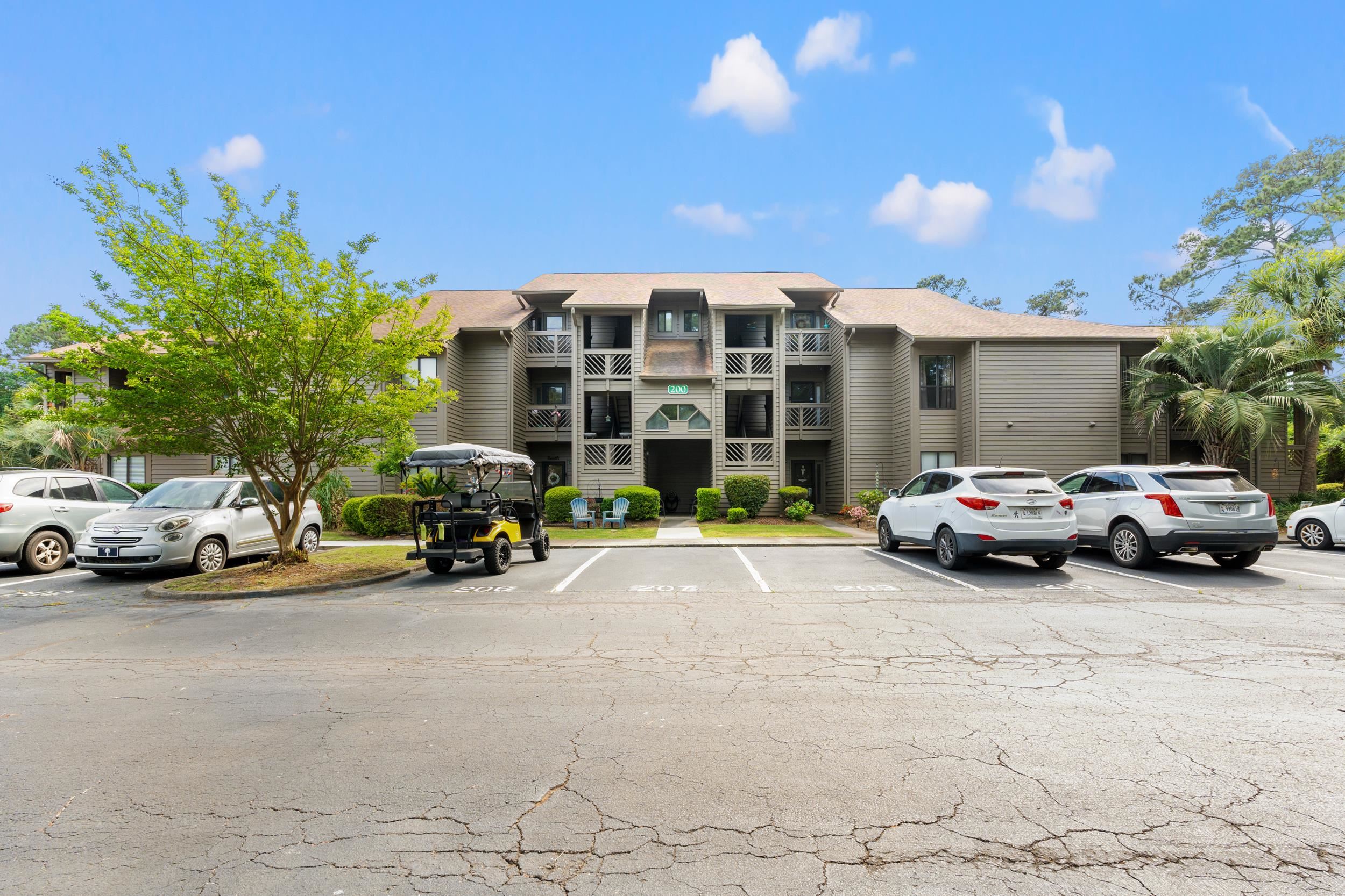 208 Indian Wells Ct. Property Photo 2