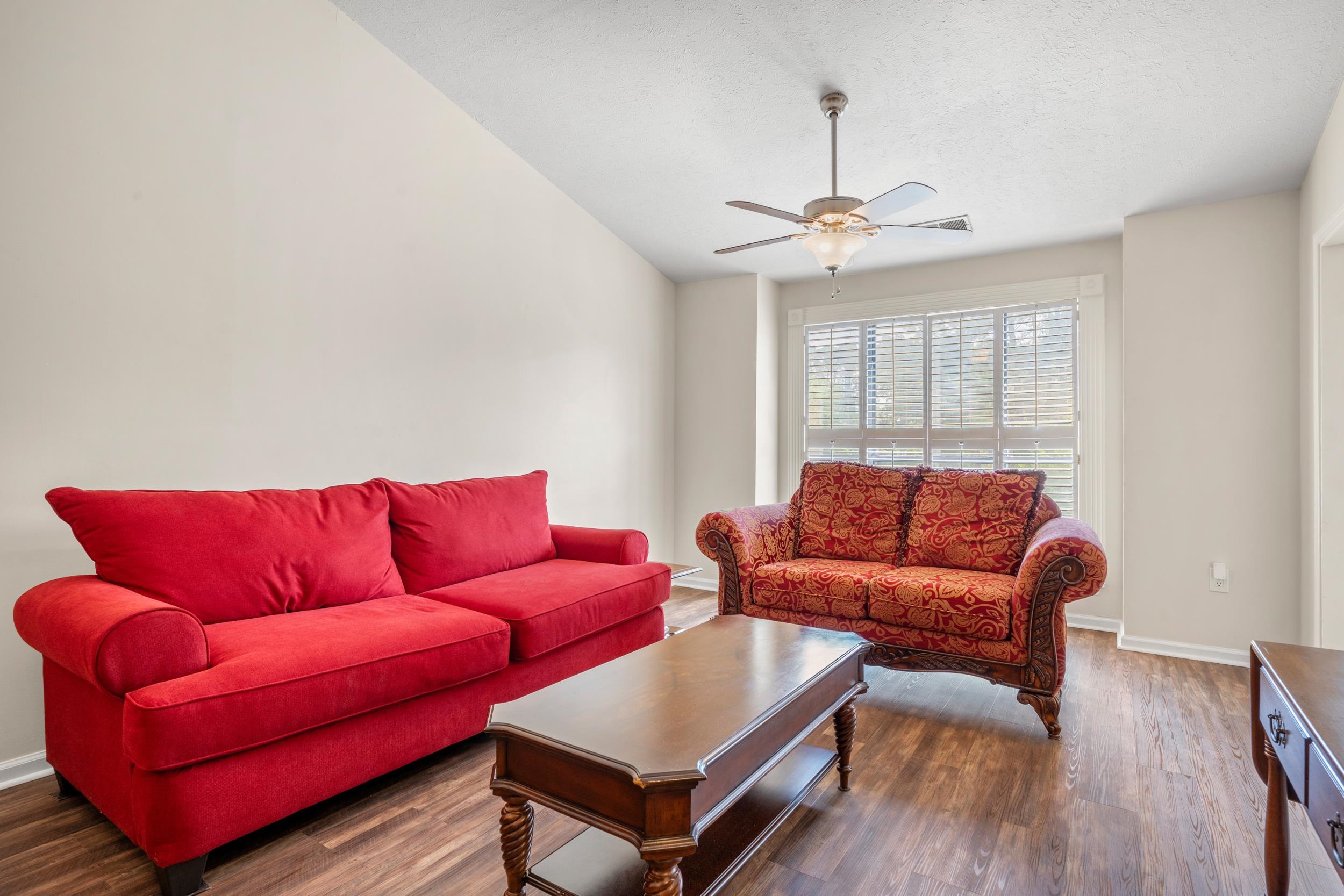 208 Indian Wells Ct. Property Photo 5