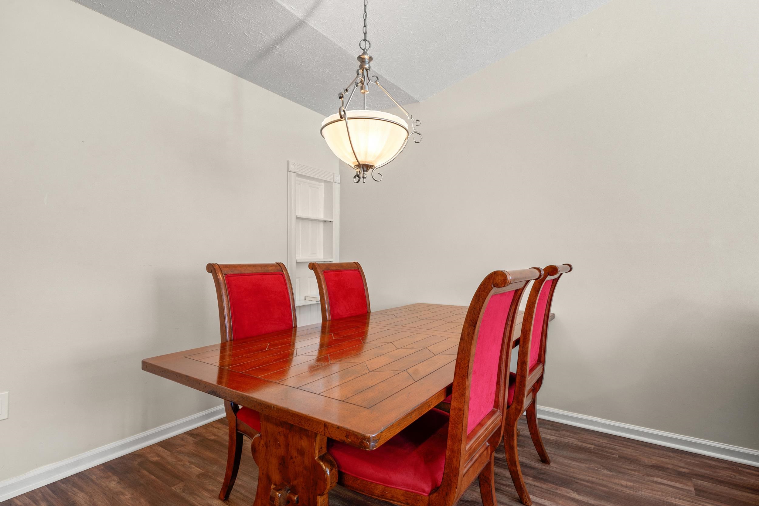 208 Indian Wells Ct. Property Photo 6