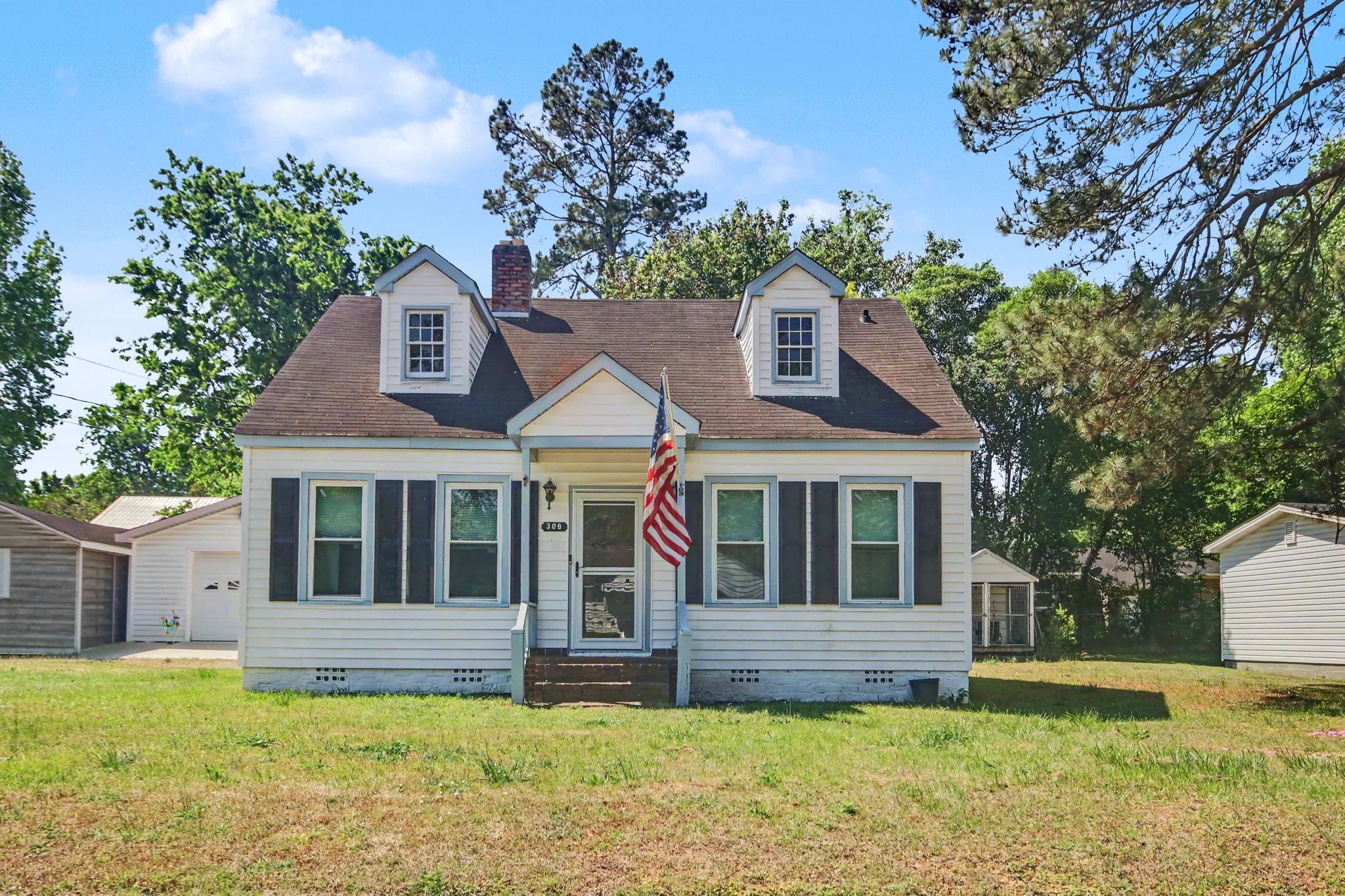 309 Layton Ct. Property Photo 1