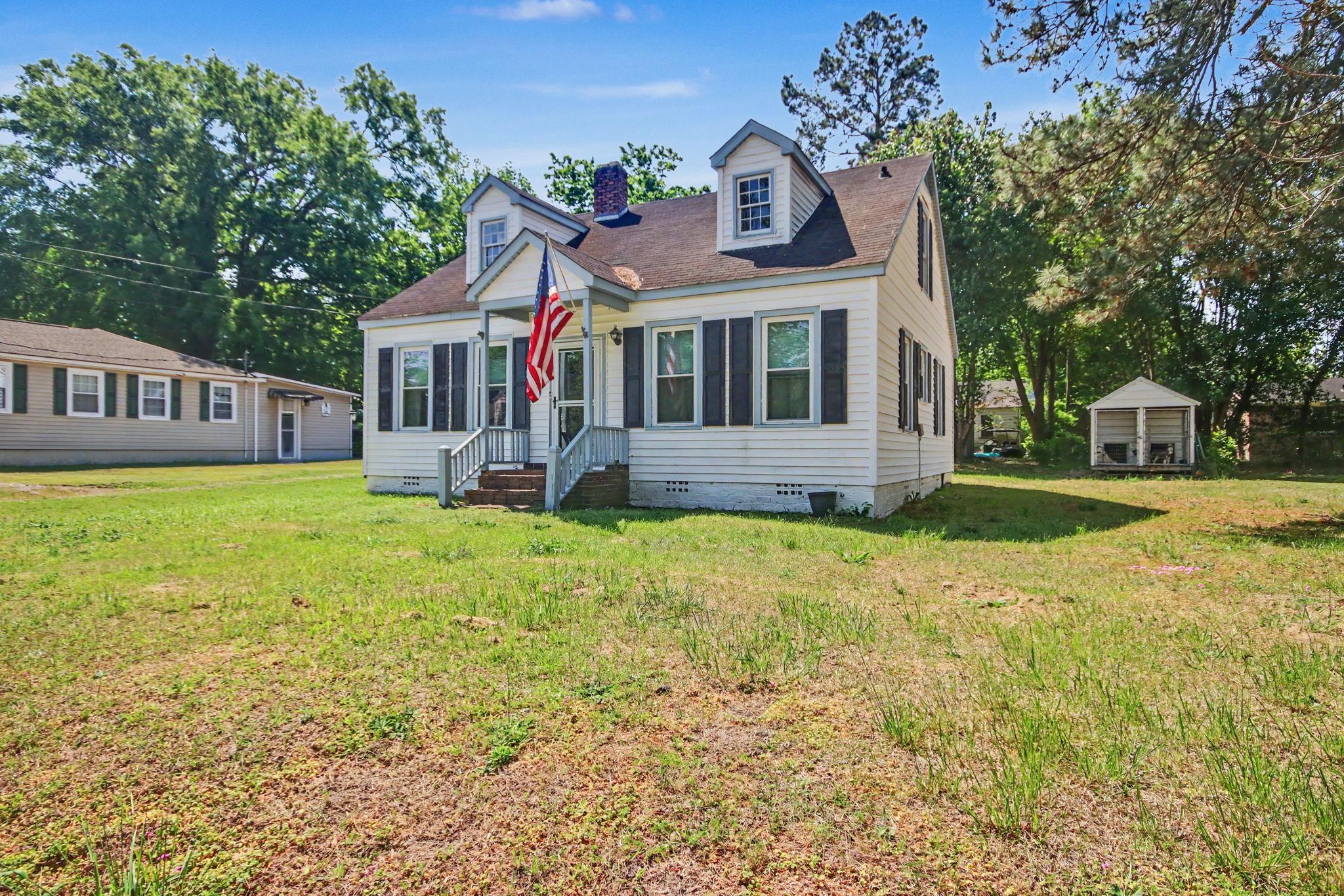 309 Layton Ct. Property Photo 3