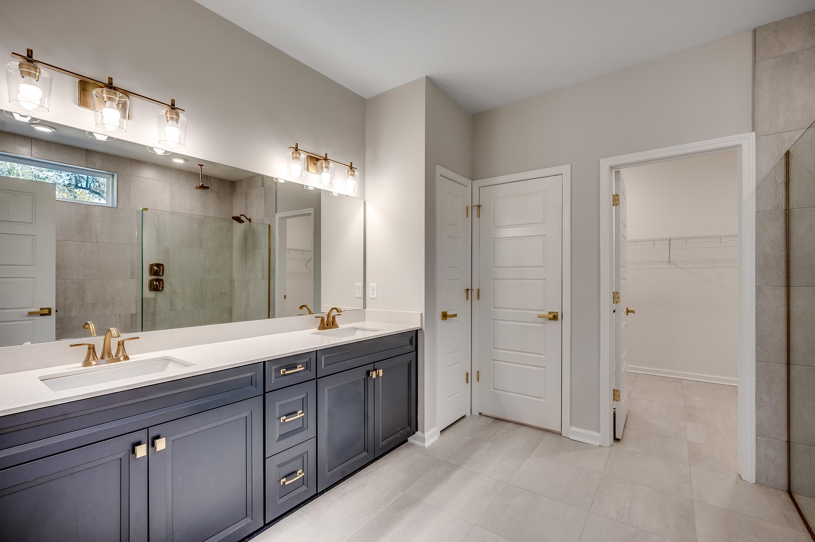 2704 Whitehorn Way Property Photo 16