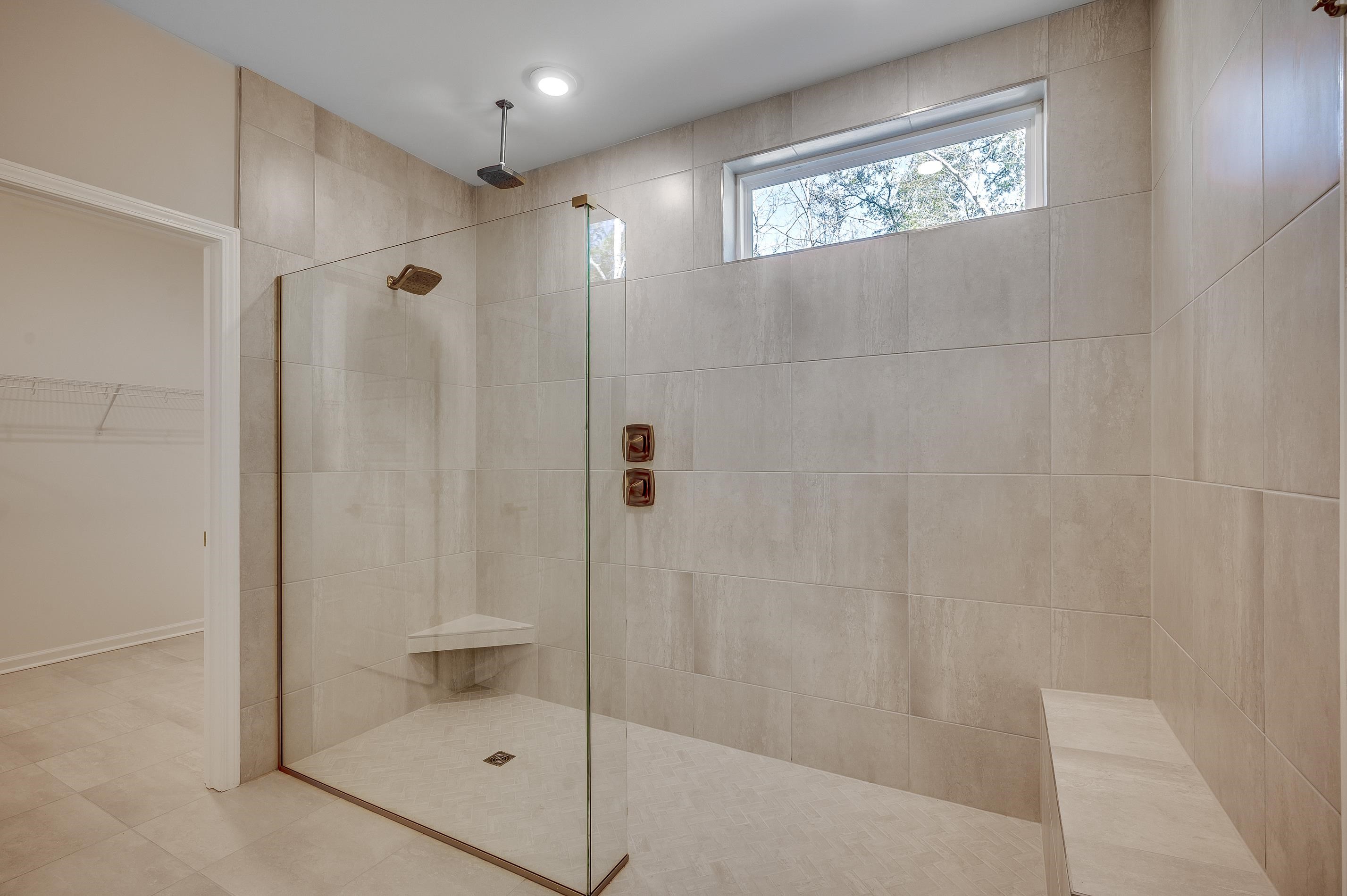 2704 Whitehorn Way Property Photo 17
