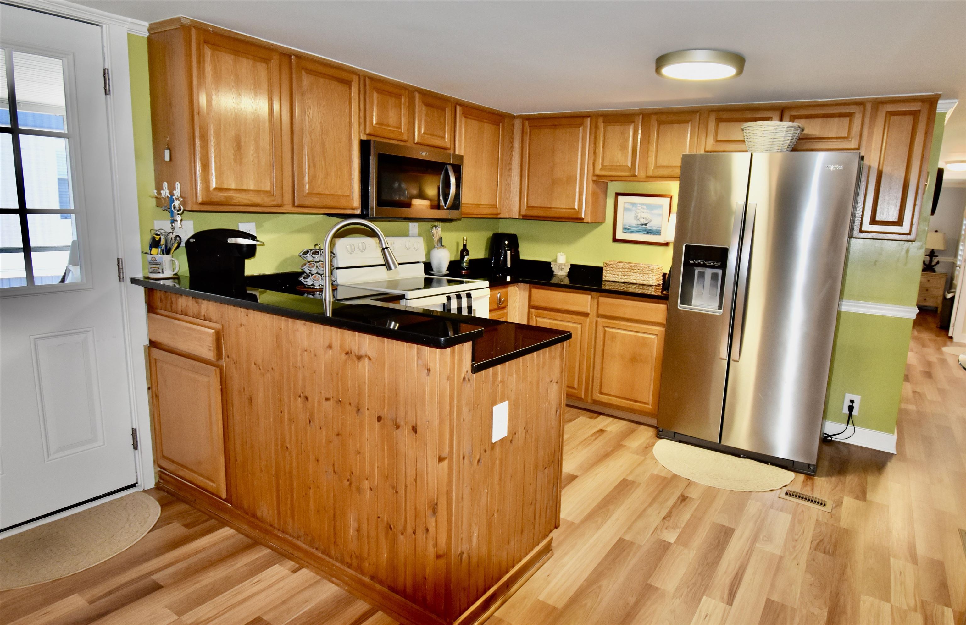 1525 Tanglewood Dr. Property Photo 3