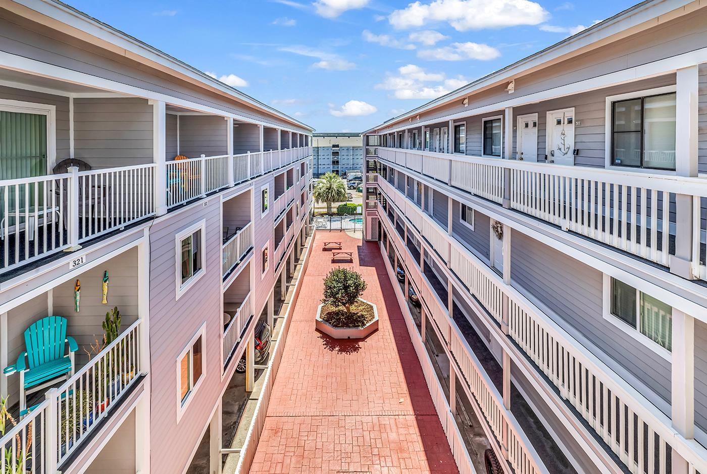 1509 N Waccamaw Dr.