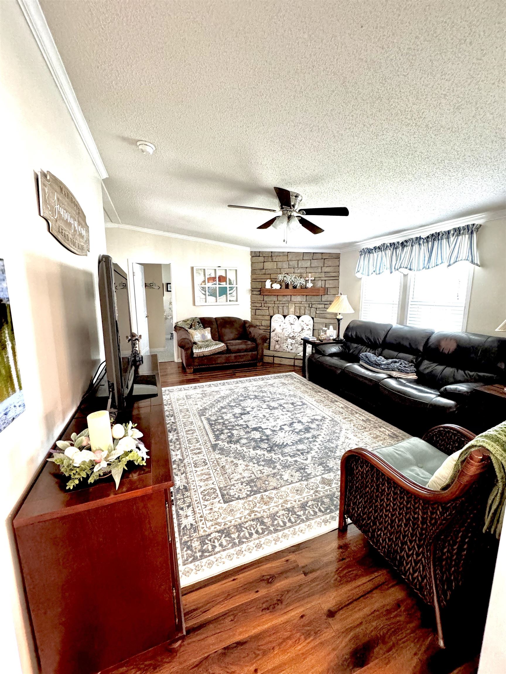 1072 Weslin Creek Dr. Property Photo 22