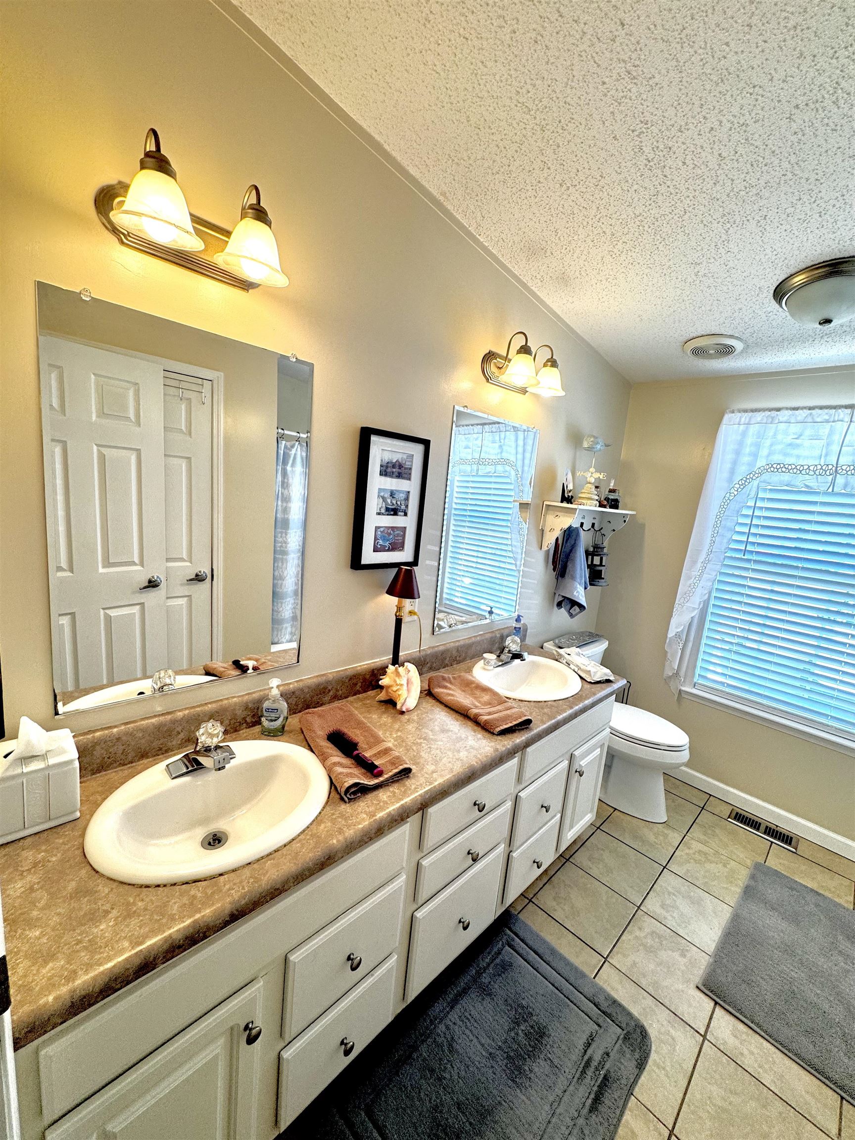1072 Weslin Creek Dr. Property Photo 38