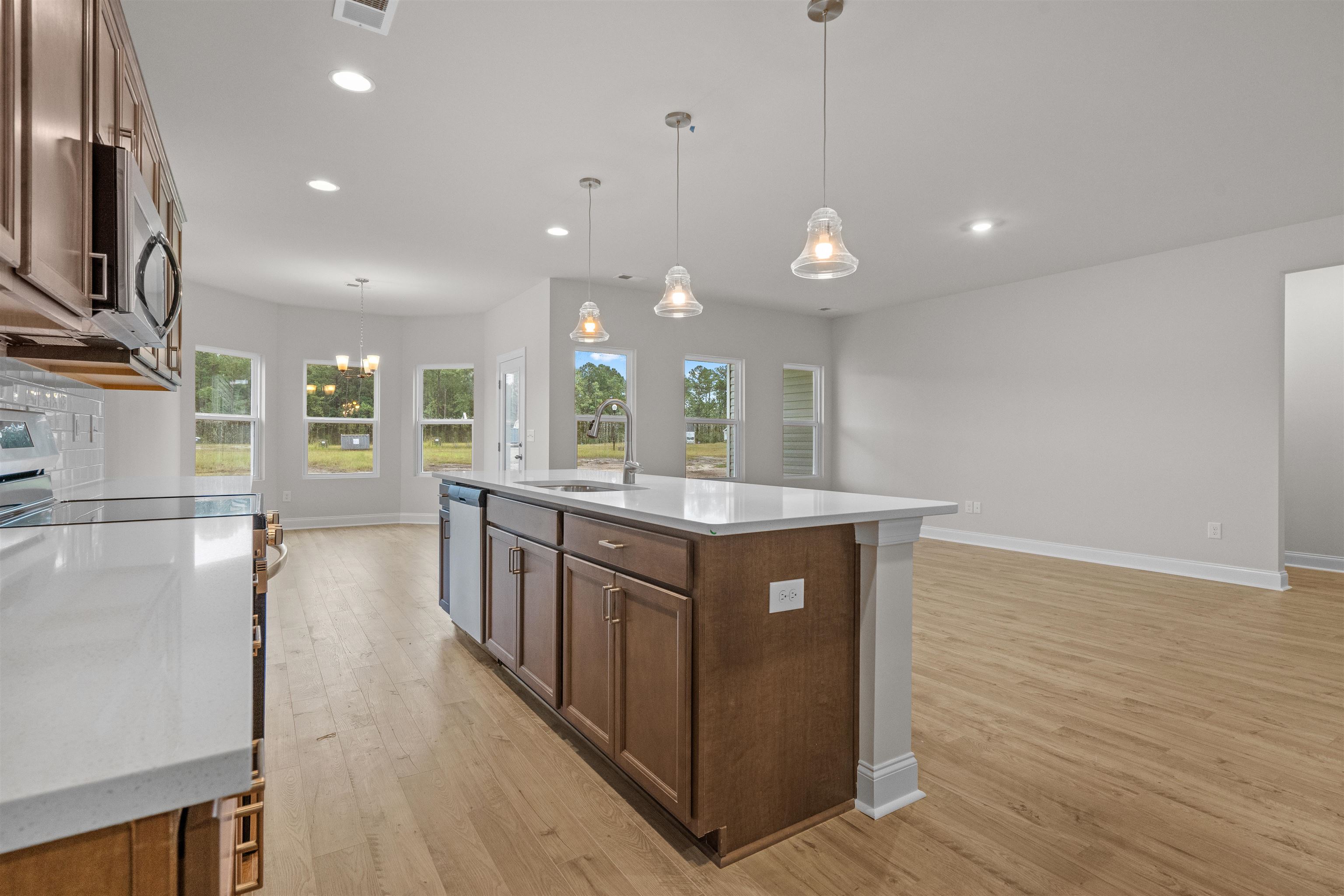 1135 Nw Forest Bend Dr Nw Property Photo 12