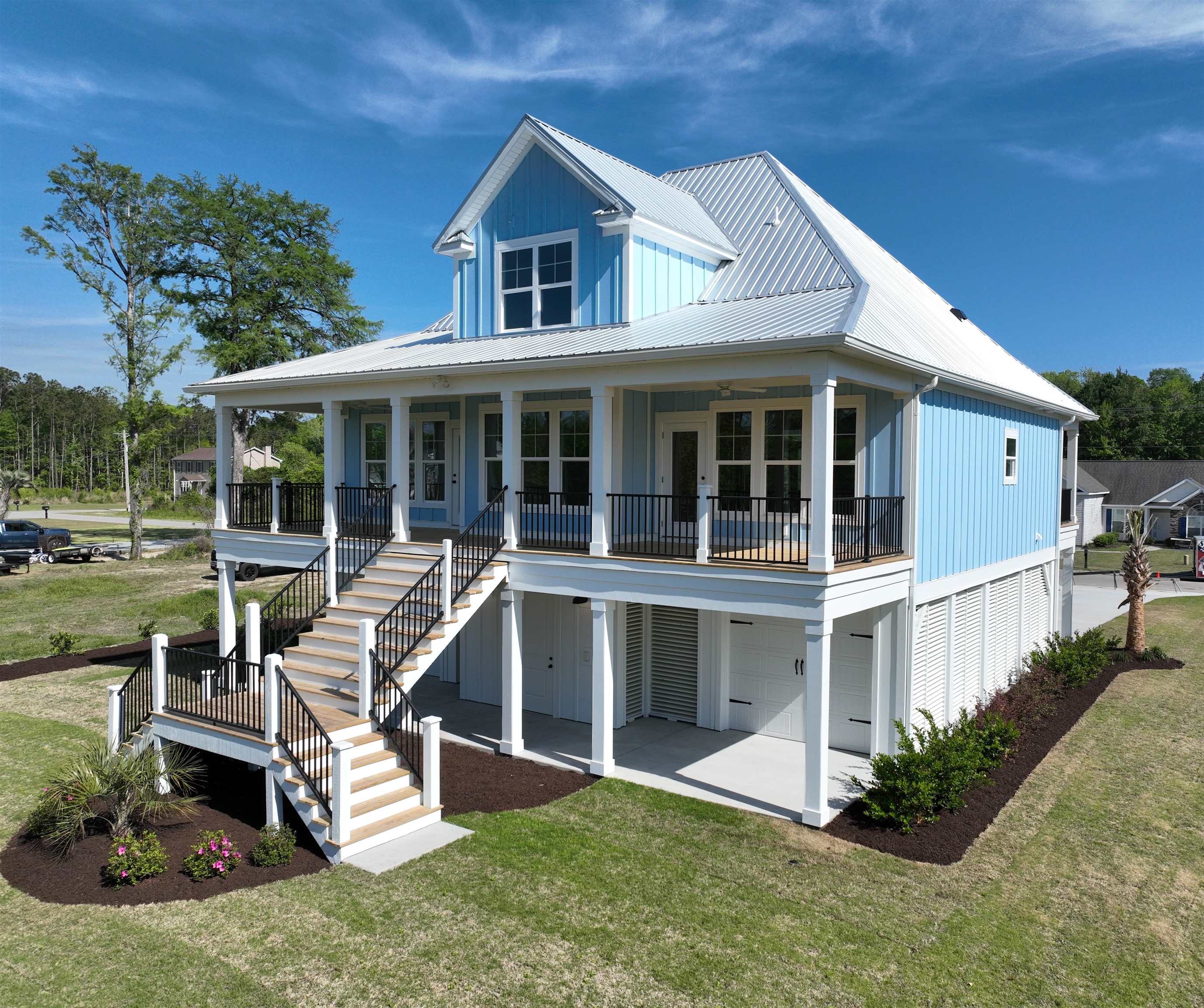 693 W Oak Circle Property Photo 4