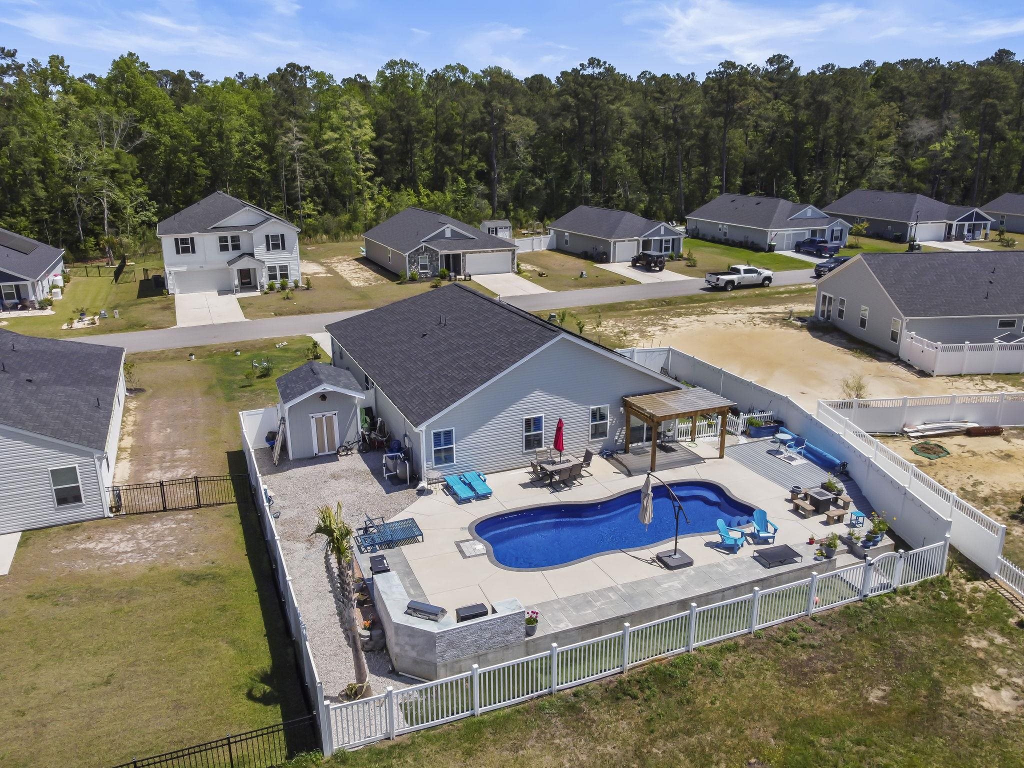 927 Cherrystone Loop Property Photo 2