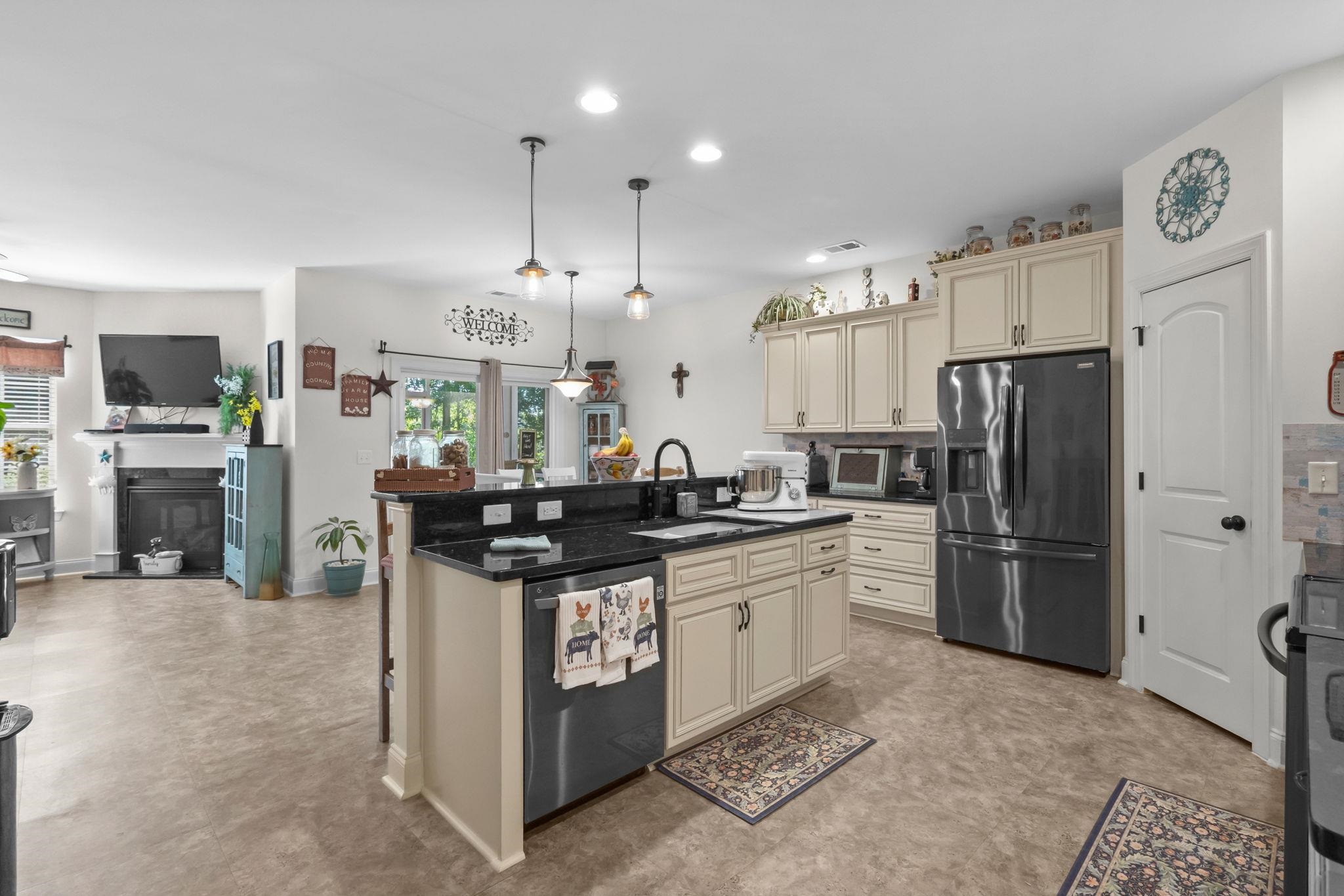 132 Rivers Edge Dr. Property Photo 14