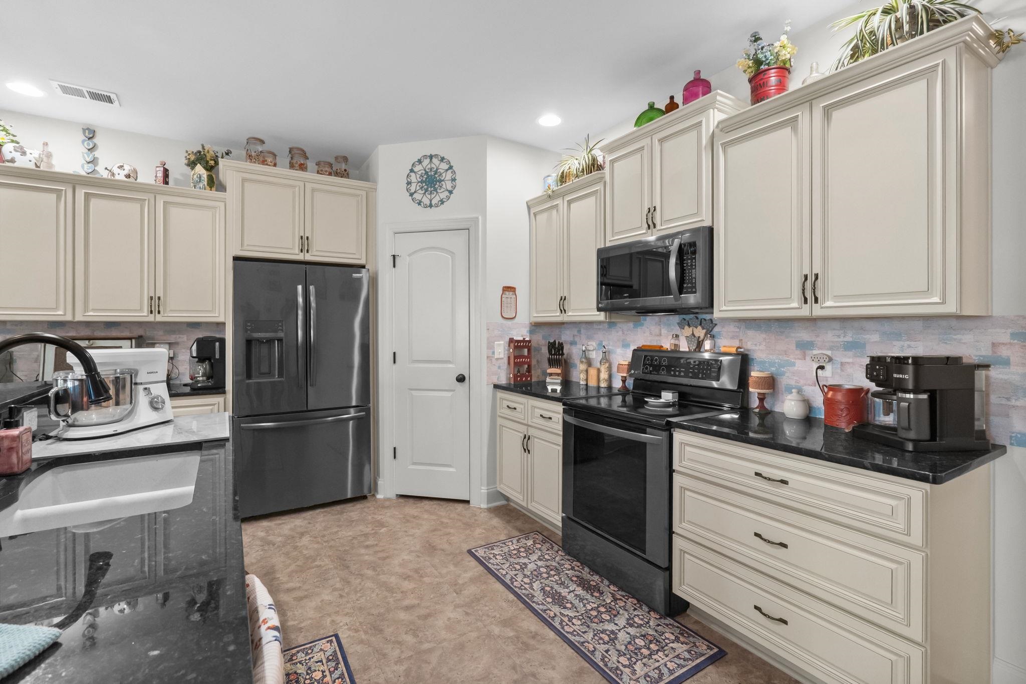 132 Rivers Edge Dr. Property Photo 15