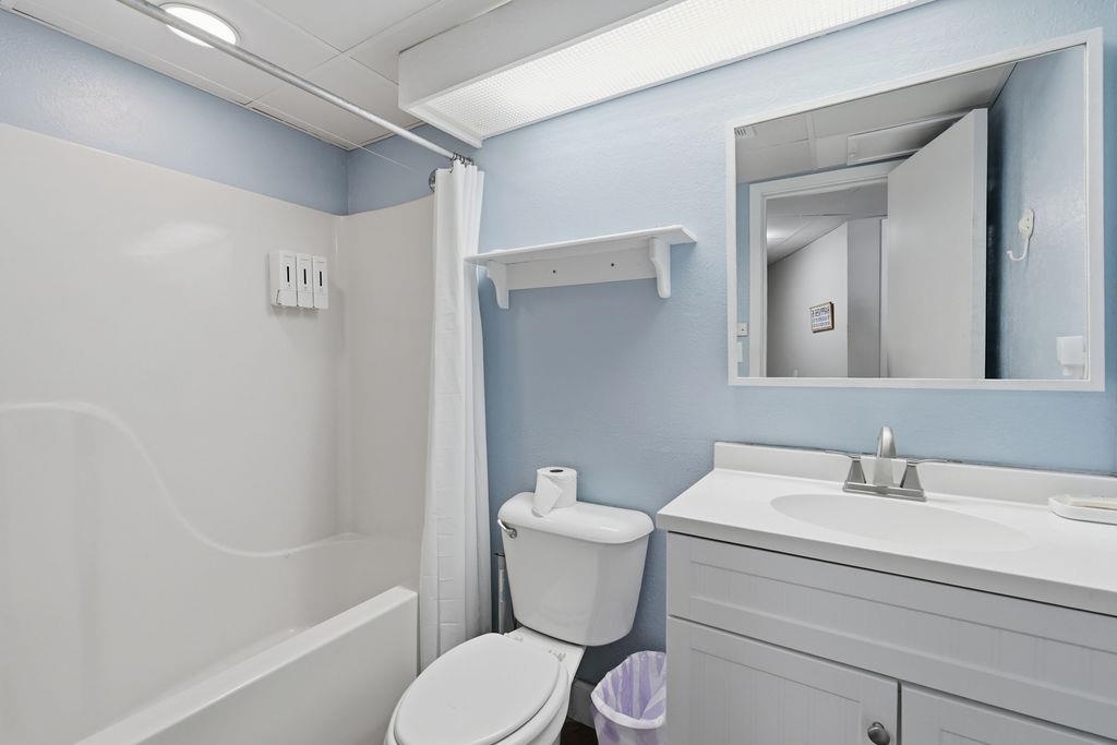 201 74th Ave. N Property Photo 4