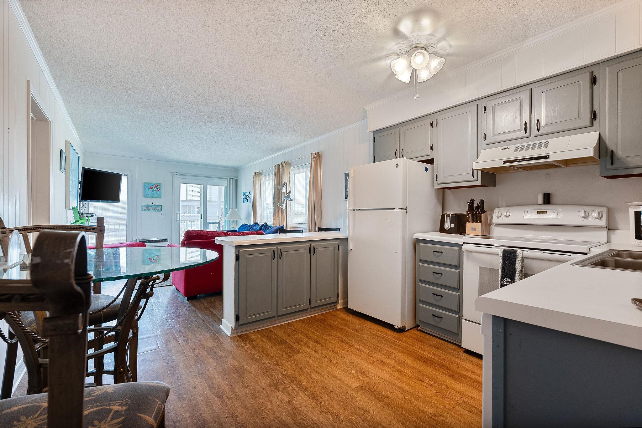 9540 Shore Dr. Property Photo 4